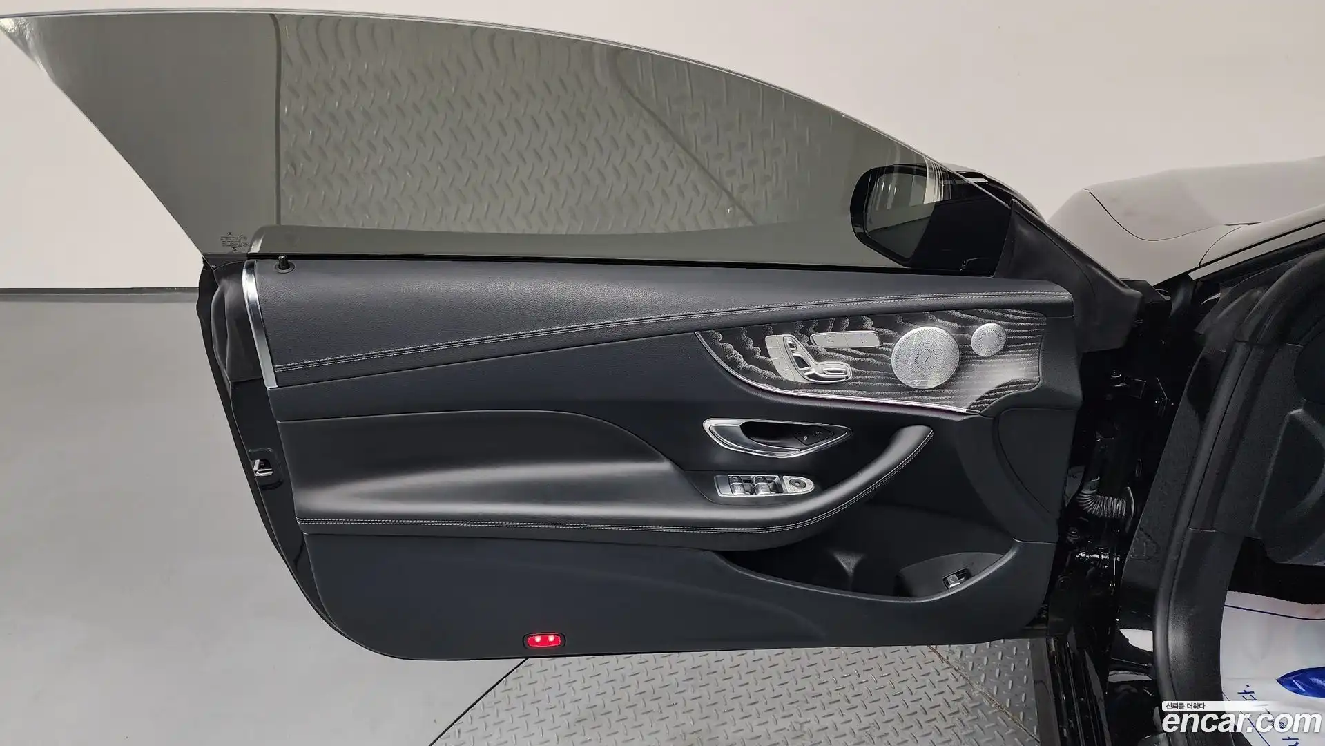 E-Class Mercedes-Benz 2021.2-INNER-035