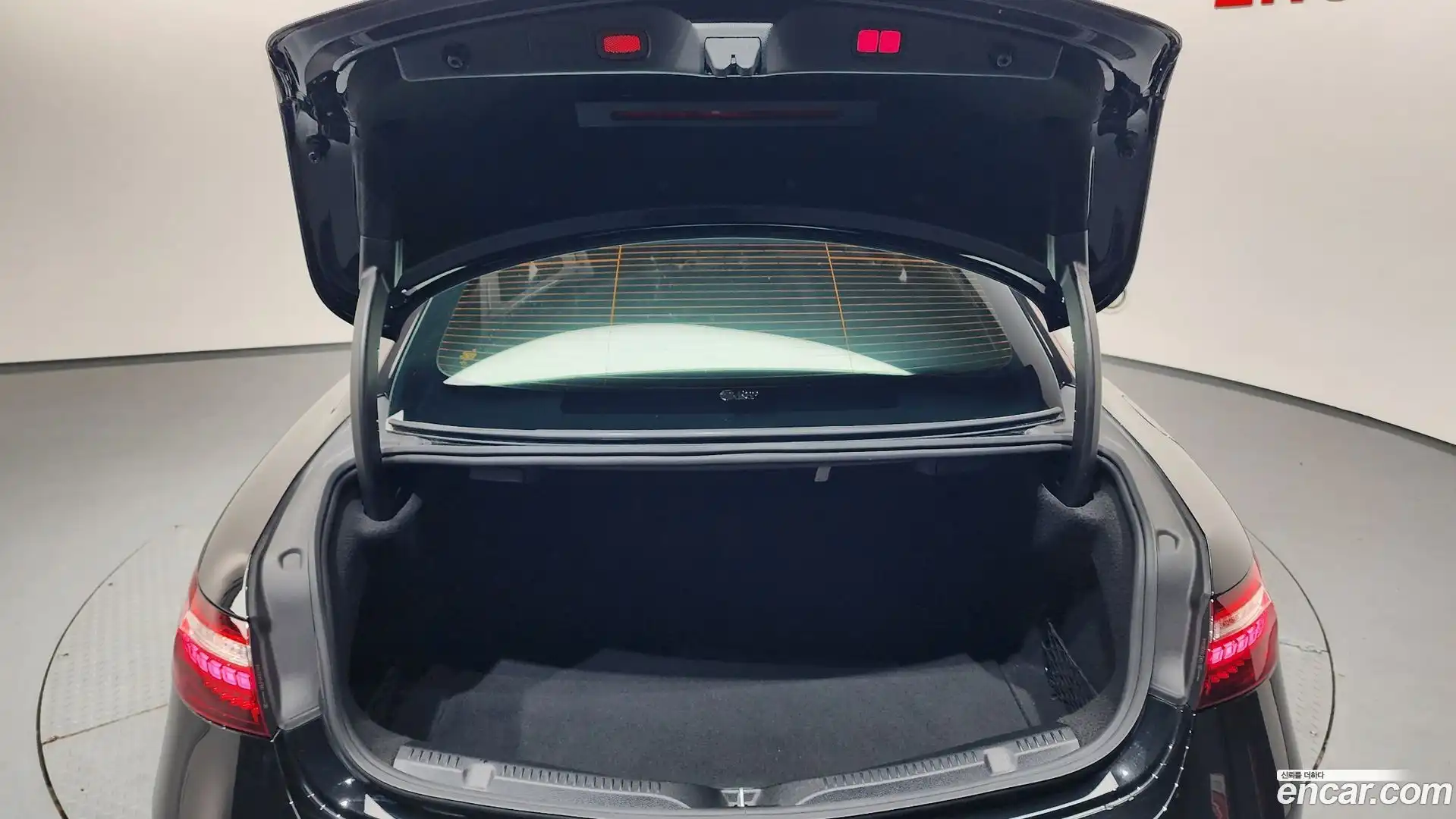 E-Class Mercedes-Benz 2021.2-OPTION-040