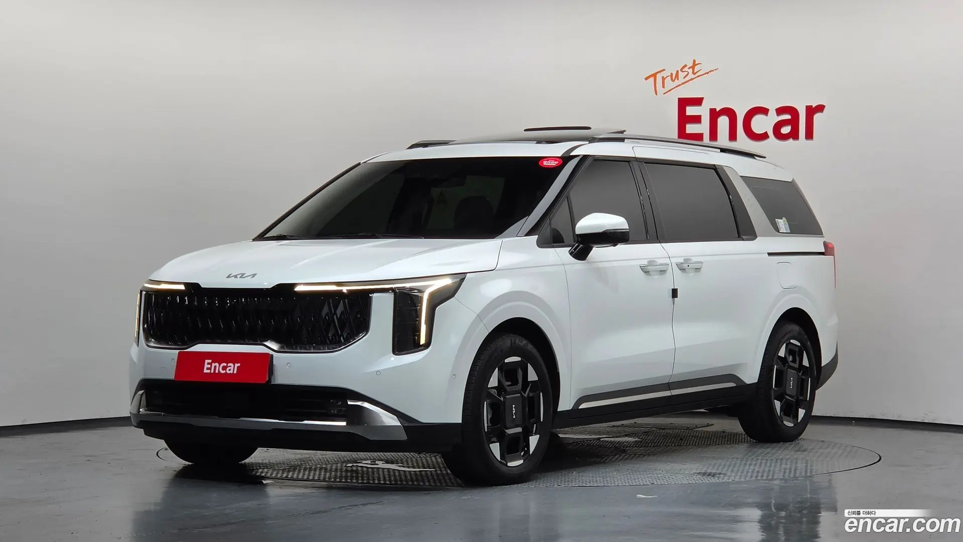 Main__Slider__Photo:Canival Kia 2024.10-0