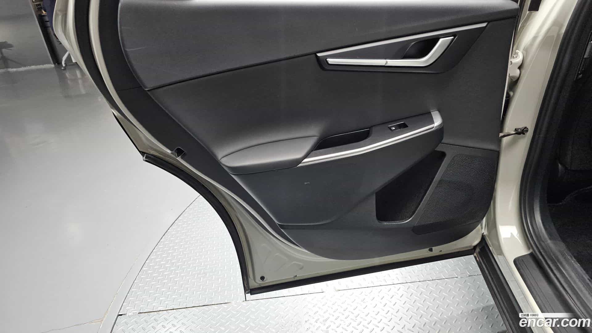 EV6 Kia 2023.3-INNER-035