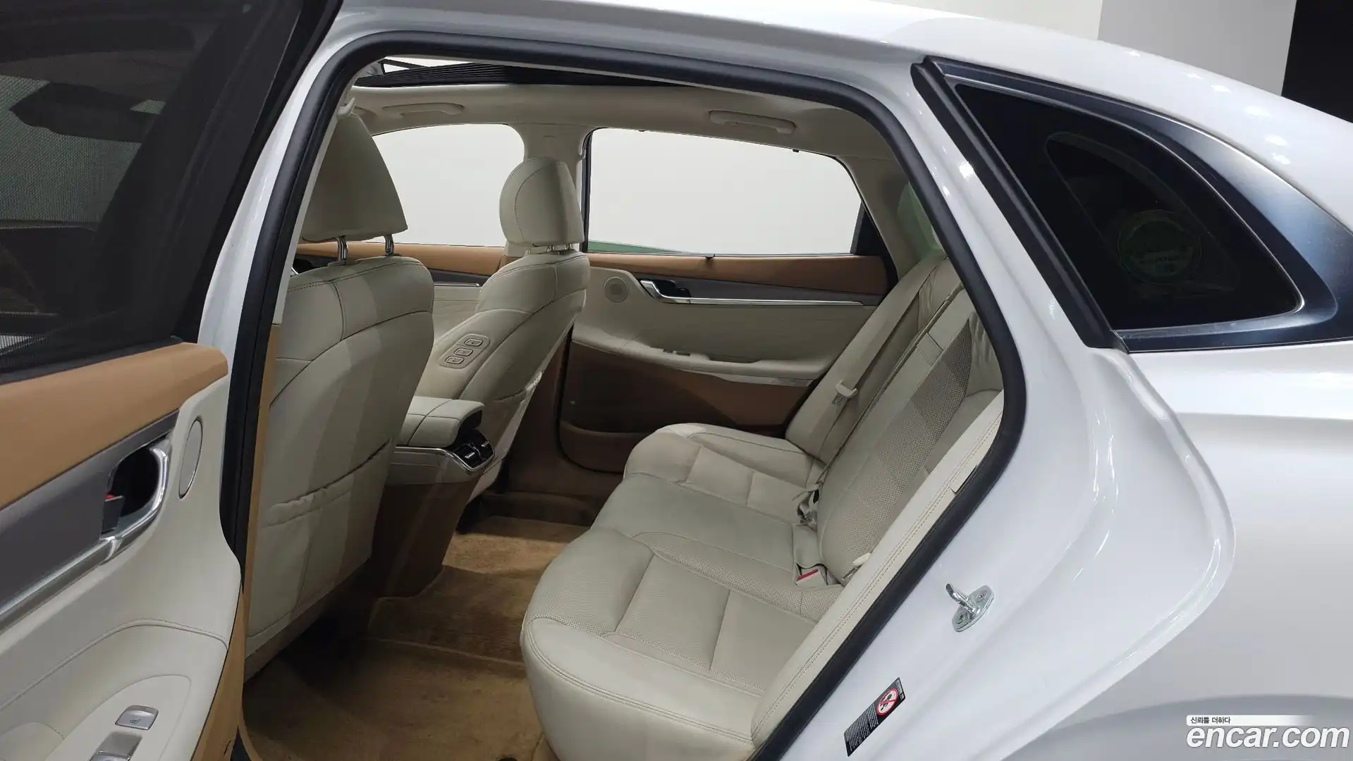 Grandeur Hyundai 2020.6-OPTION-016