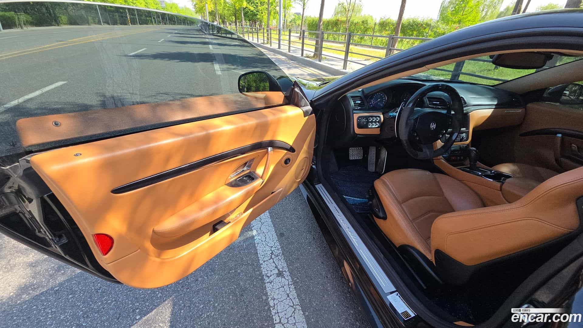 GranTurismo Maserati 2015.2-INNER-010