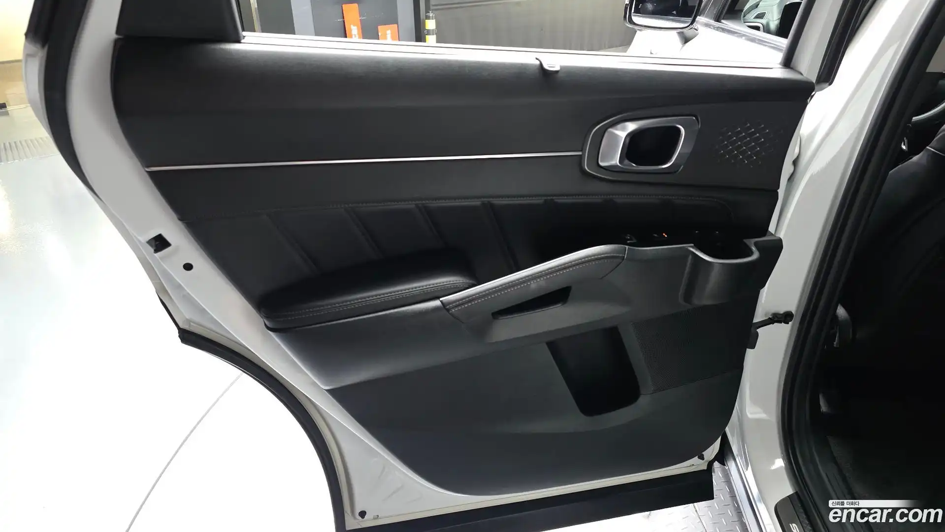 Sorento Kia 2022.8-INNER-035
