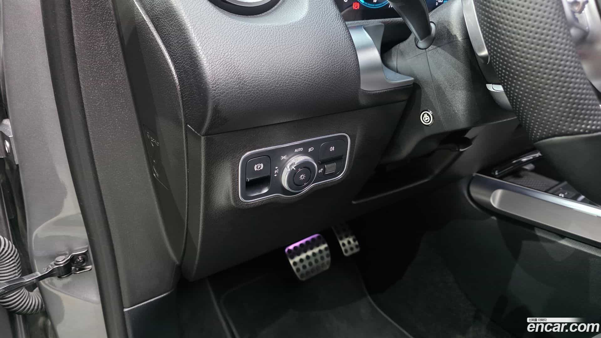 GLB-Class Mercedes-Benz 2020.9-OPTION-041