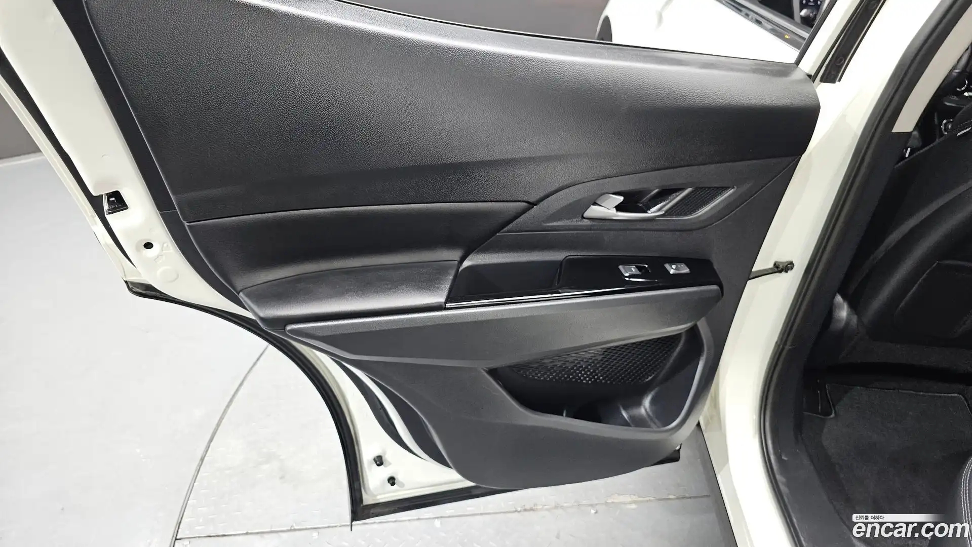 KORANDO KG Mobility 2022.7-INNER-035