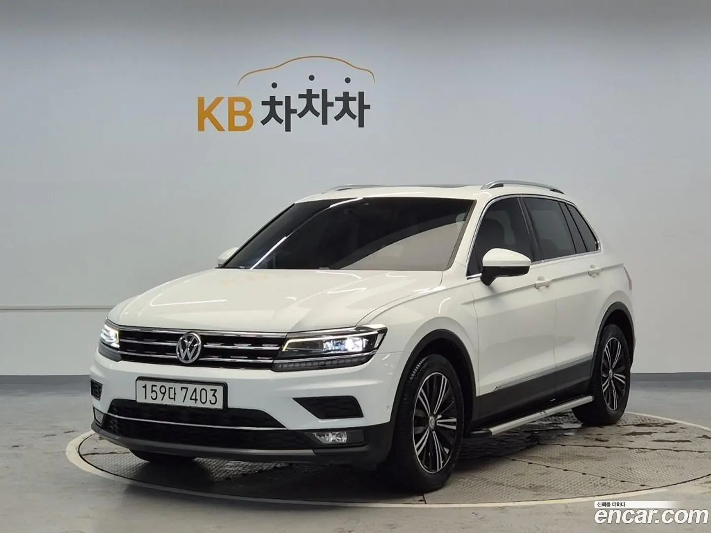 Main__Slider__Photo:Tiguan Volkswagen 2020.6-0