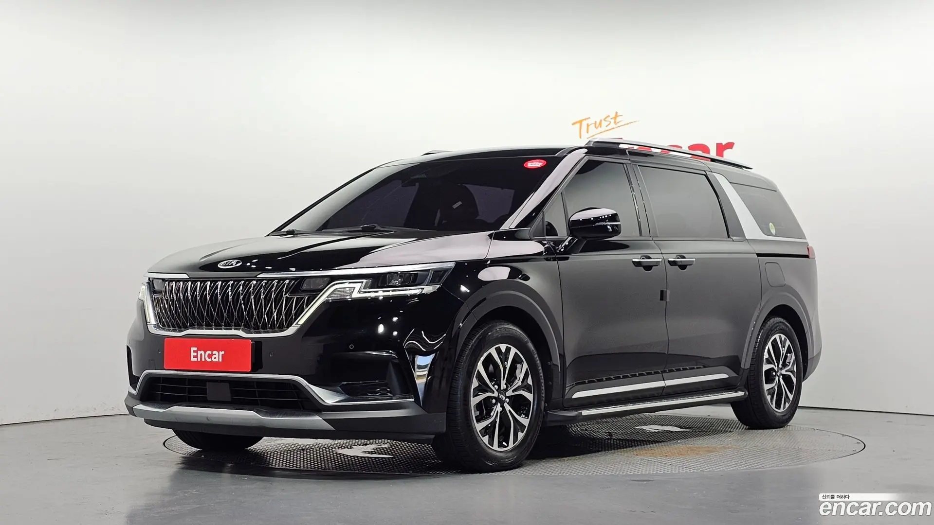 Main__Slider__Photo:Canival Kia 2020.9-0