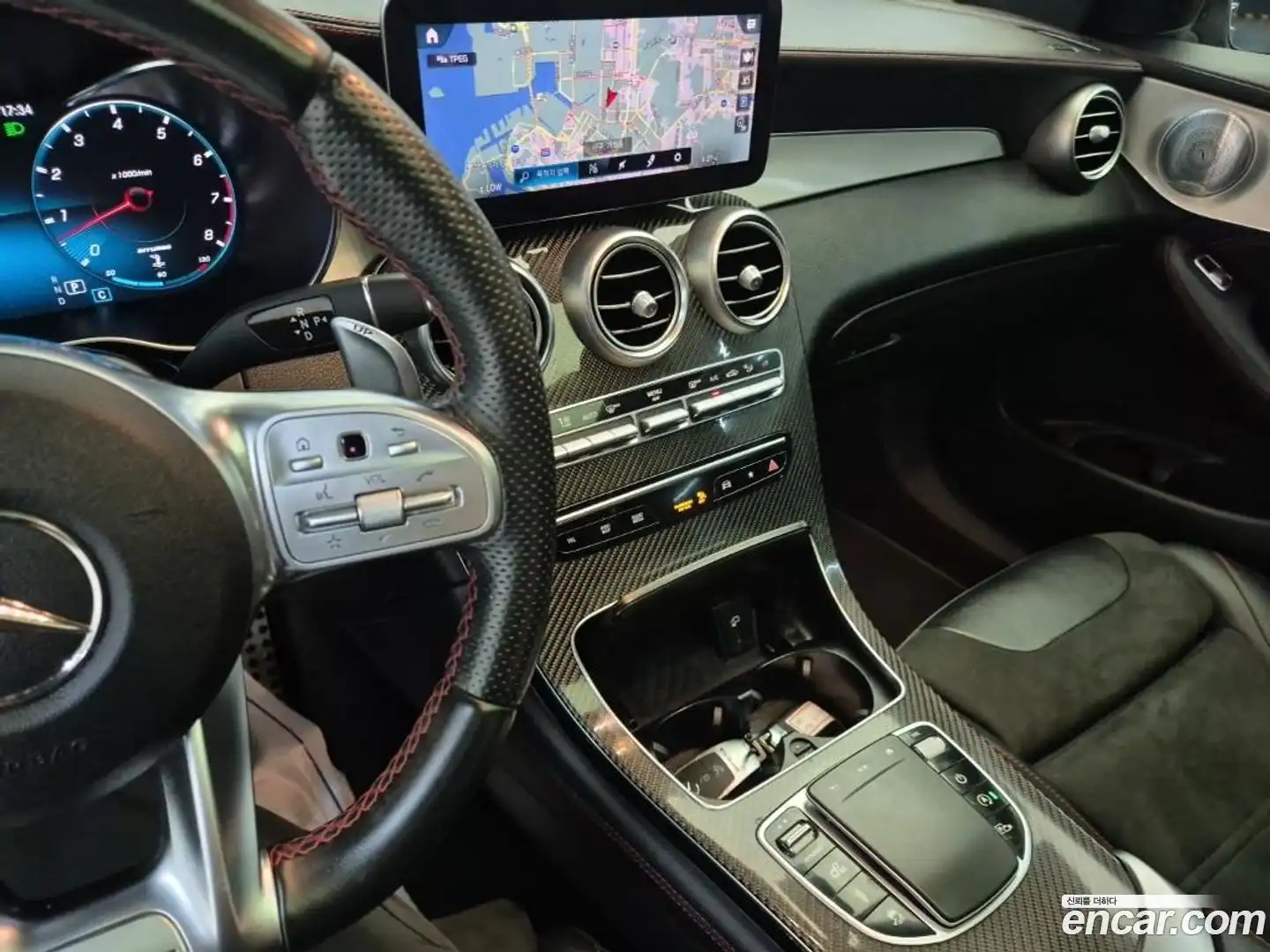 GLC-Class Mercedes-Benz 2020.9-INNER-010