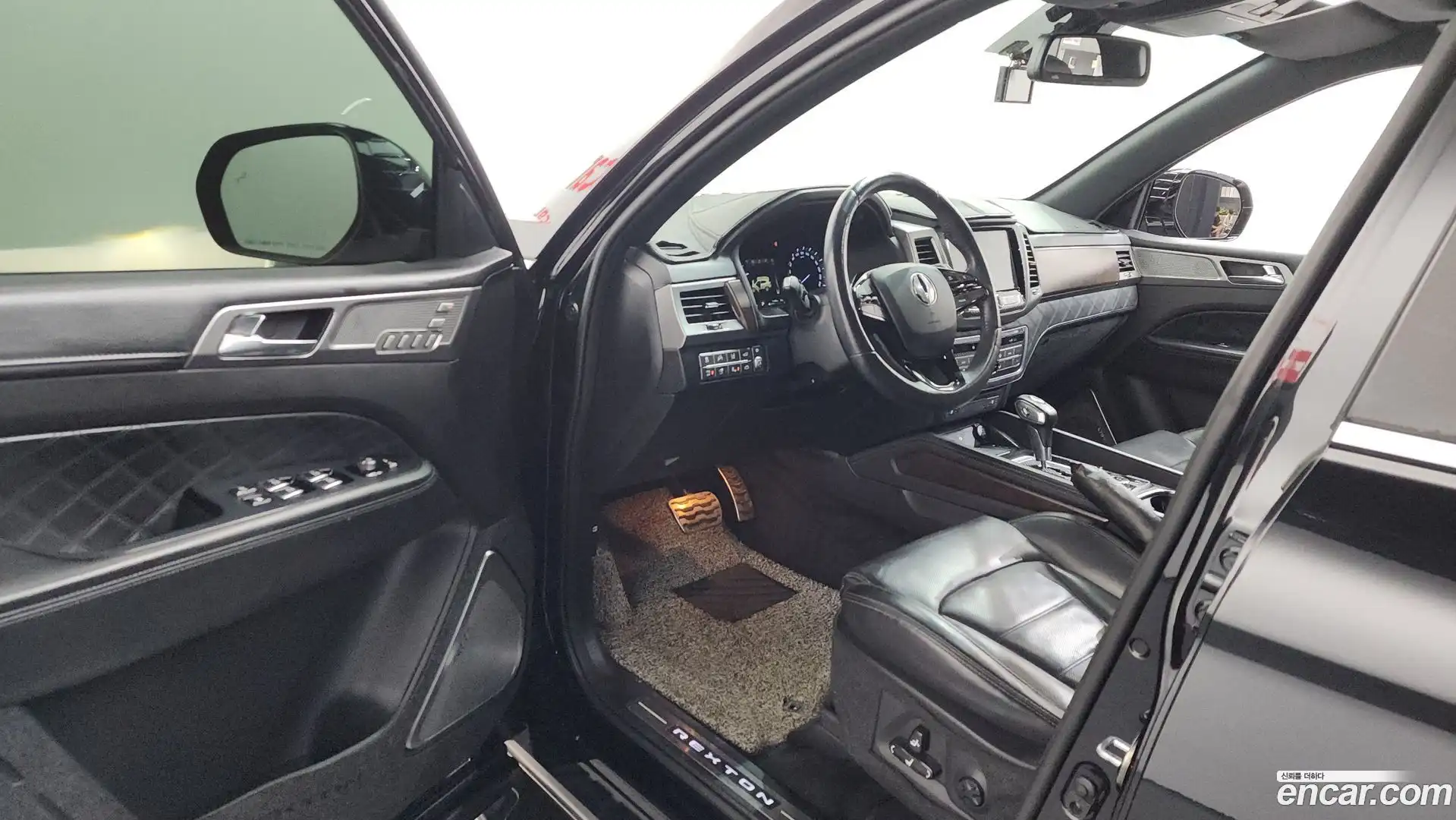 Rexton KG Mobility 2018.8-INNER-010