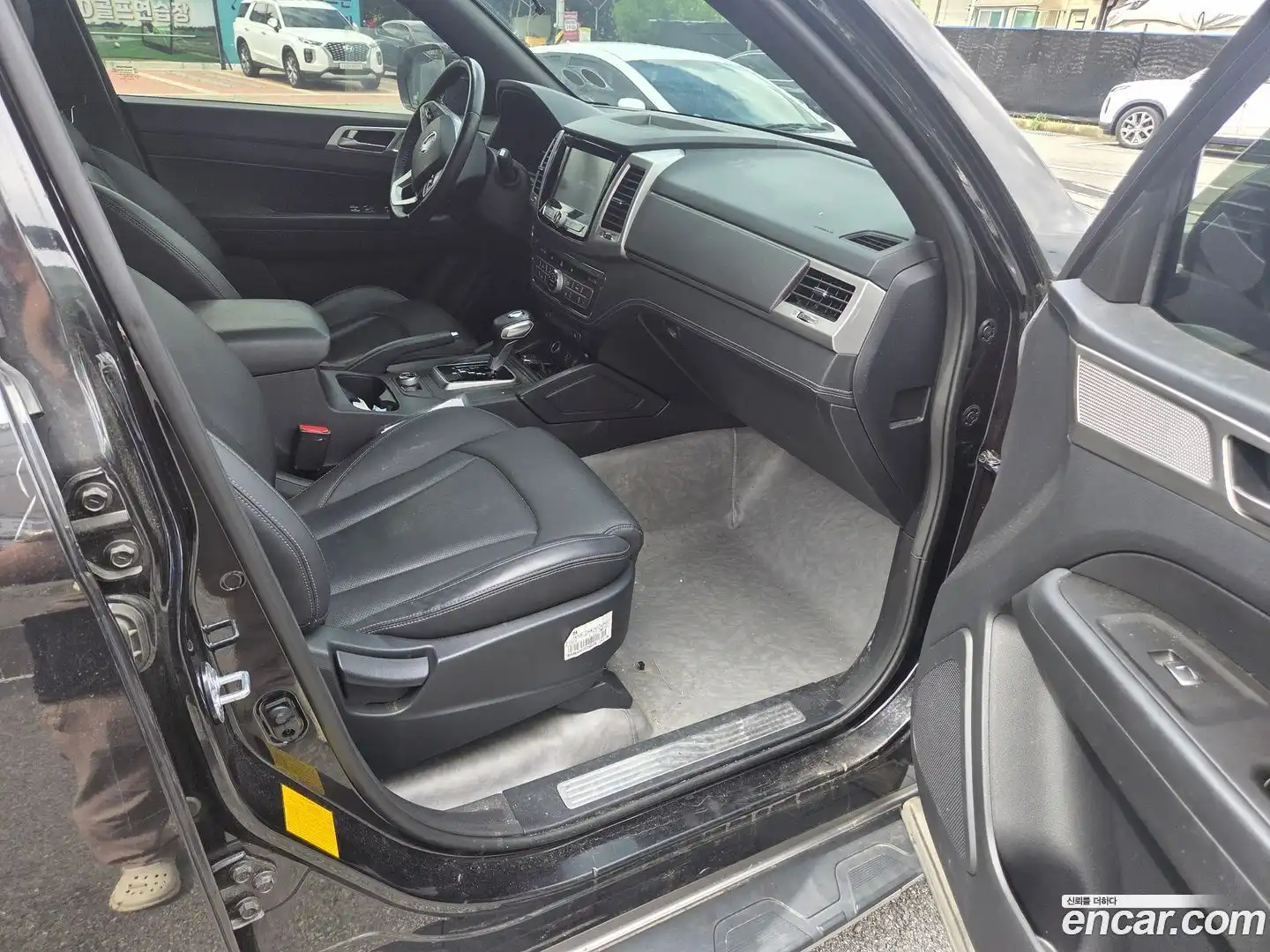 Rexton KG Mobility 2019.7-INNER-008