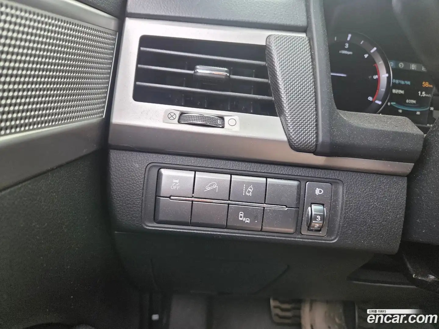 Rexton KG Mobility 2019.7-OPTION-021