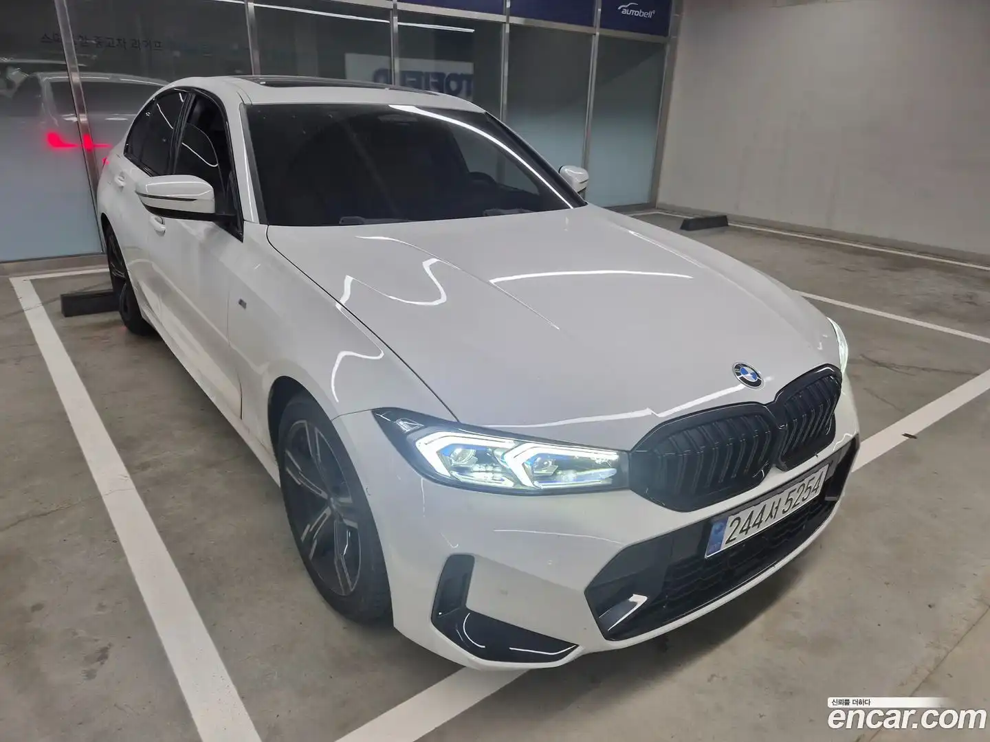 3-Series BMW 2023.8-OUTER-002