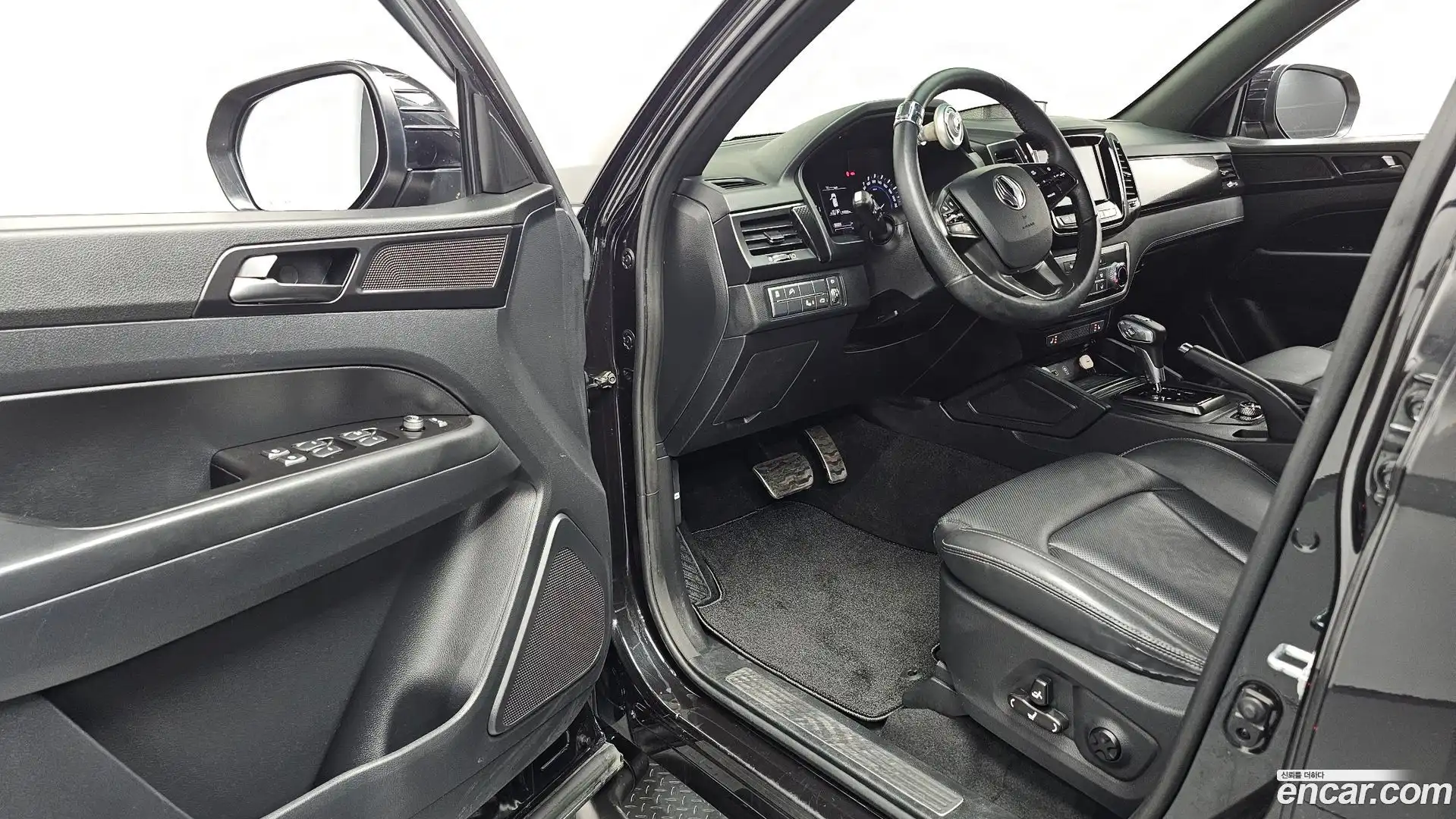 Rexton KG Mobility 2021.1-INNER-010
