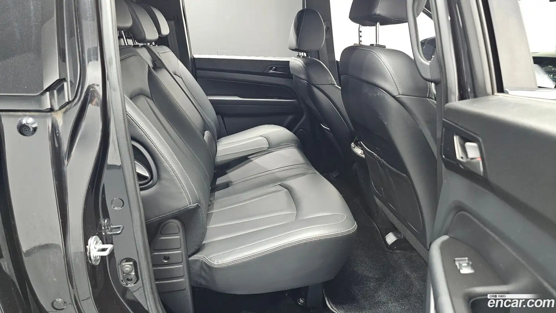 Rexton KG Mobility 2021.1-OPTION-015