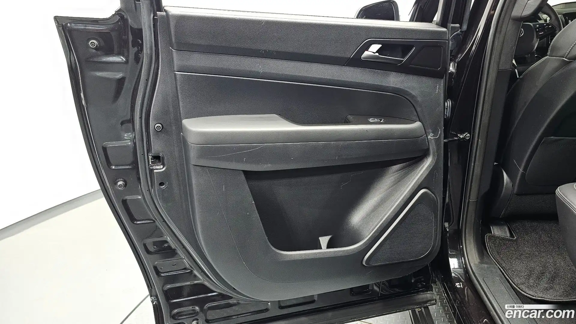 Rexton KG Mobility 2021.1-INNER-035