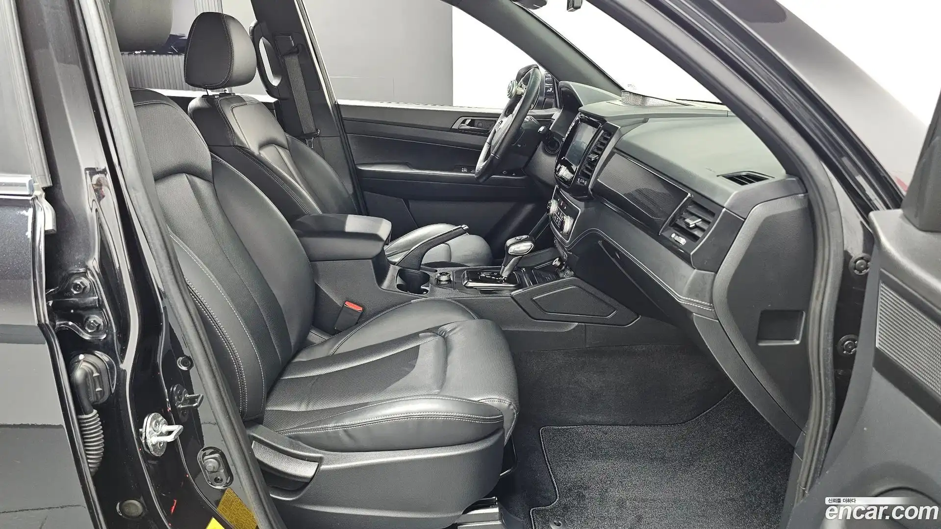 Rexton KG Mobility 2021.1-INNER-036