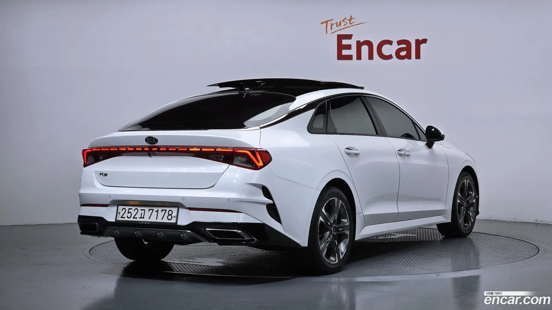 Main__Slider__Photo:K5 Kia 2019.11-1