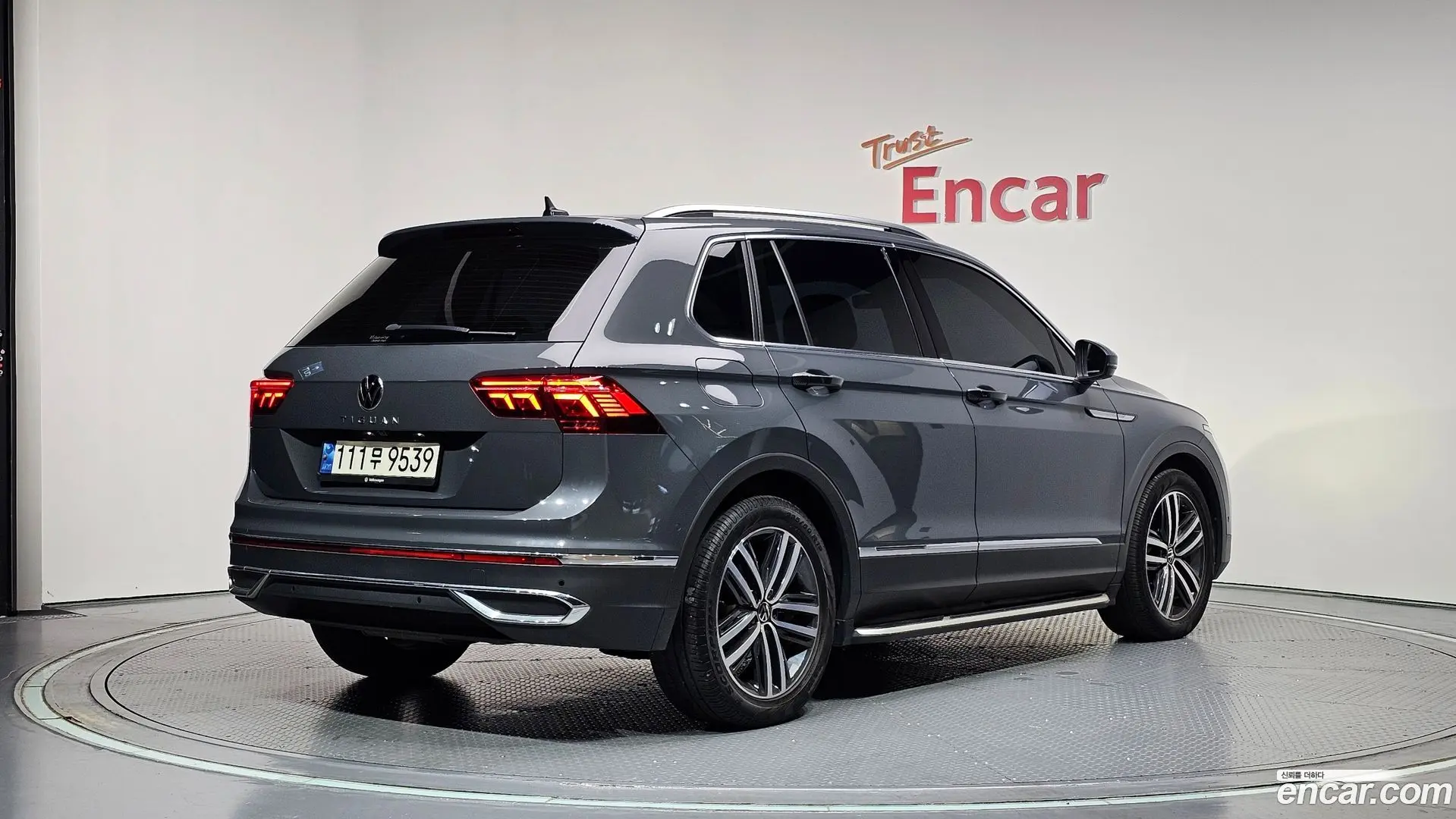 Main__Slider__Photo:Tiguan Volkswagen 2022.11-1