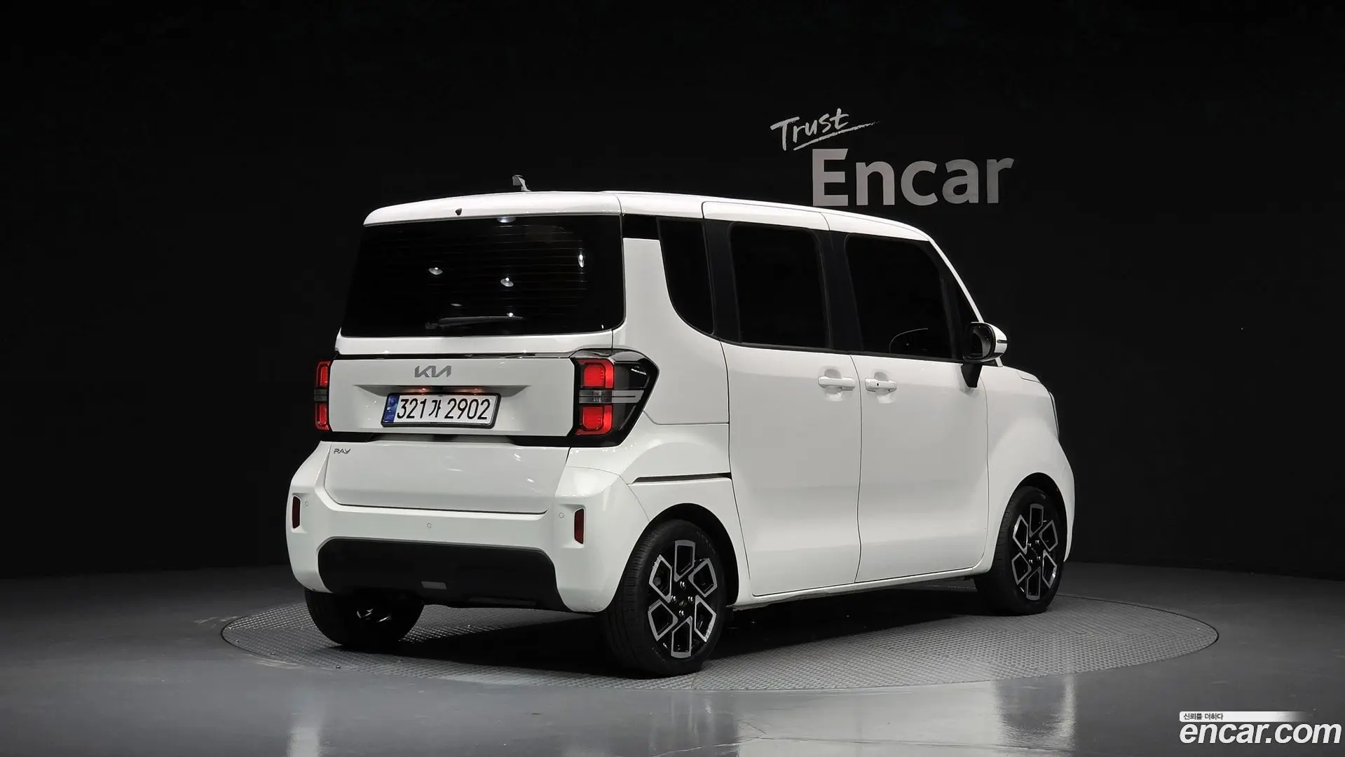 Main__Slider__Photo:RAY Kia 2023.10-1