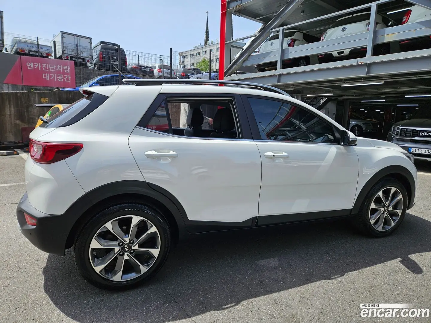 Main__Slider__Photo:Stonic Kia 2018.3-1
