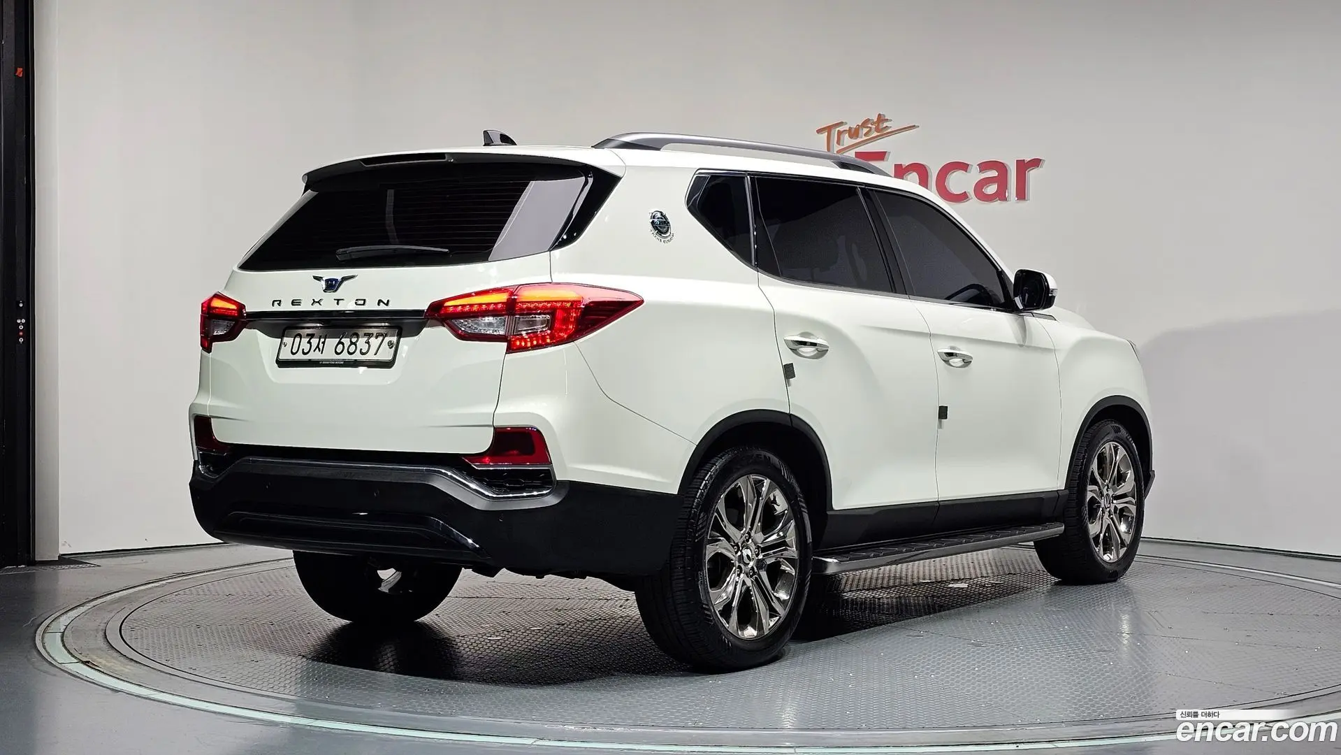 Main__Slider__Photo:Rexton KG Mobility 2018.7-1
