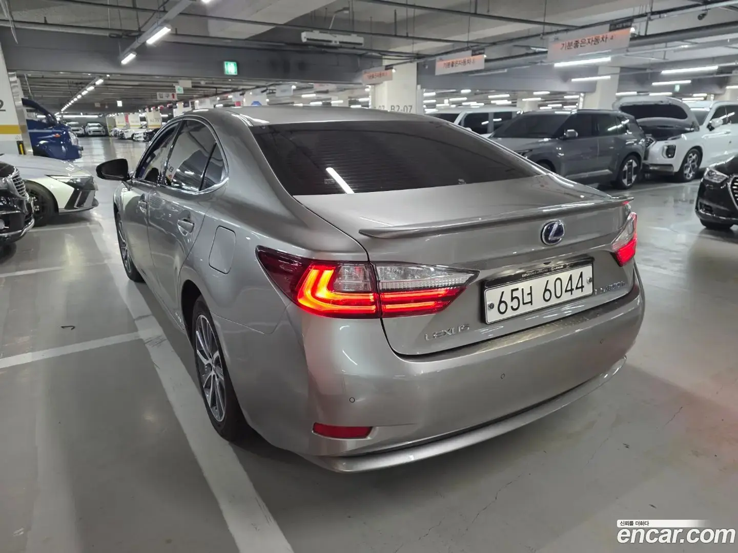 Main__Slider__Photo:ES Lexus 2018.2-1