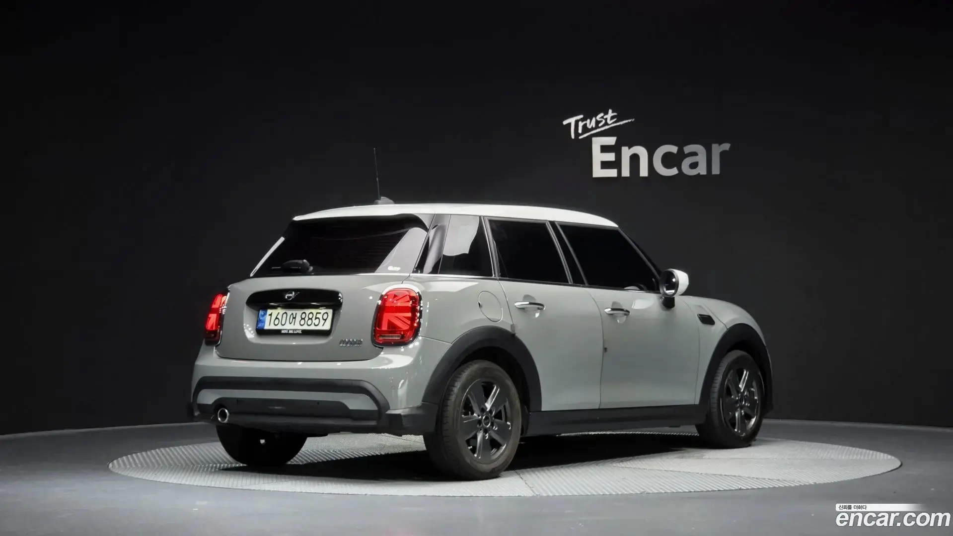 Main__Slider__Photo:Cooper Mini 2021.8-1