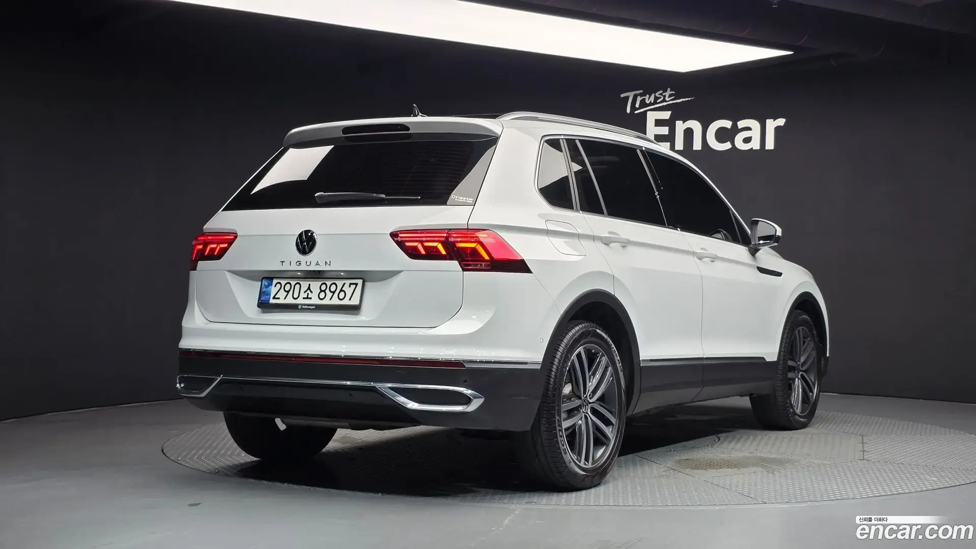 Main__Slider__Photo:Tiguan Volkswagen 2021.9-1