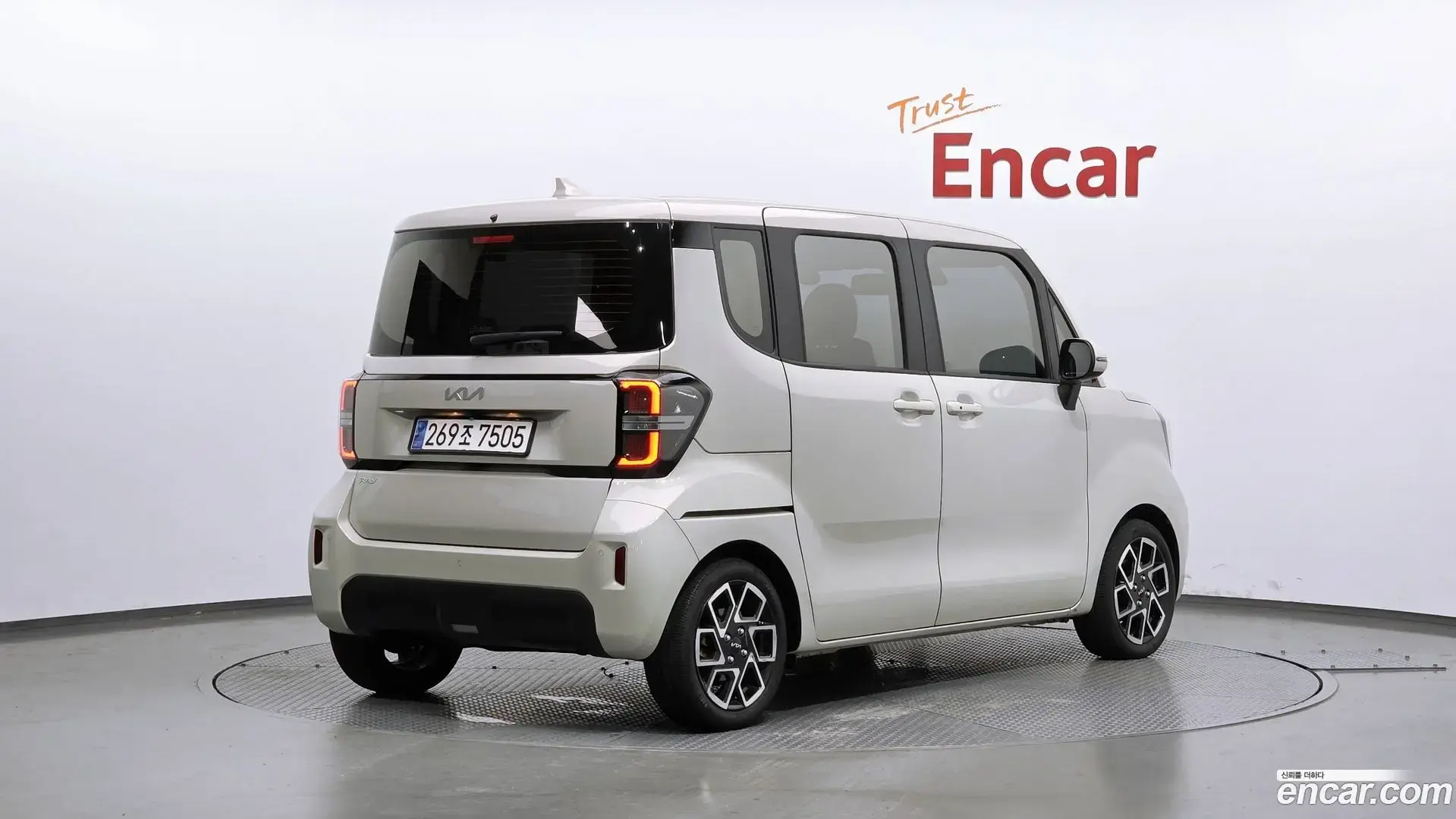Main__Slider__Photo:RAY Kia 2024.0-1
