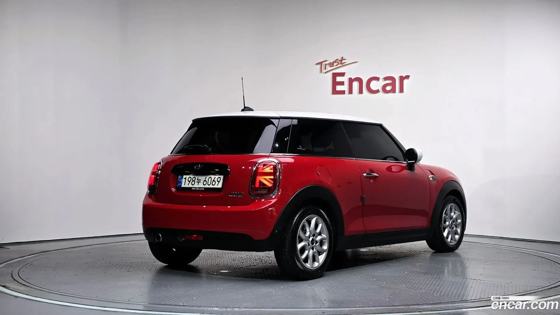 Main__Slider__Photo:Cooper Mini 2021.6-1