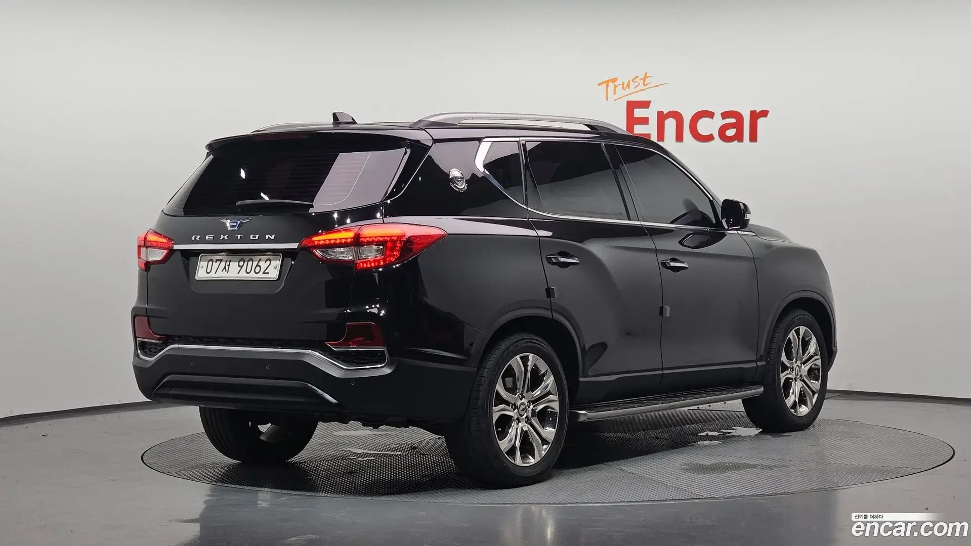 Main__Slider__Photo:Rexton KG Mobility 2018.0-1