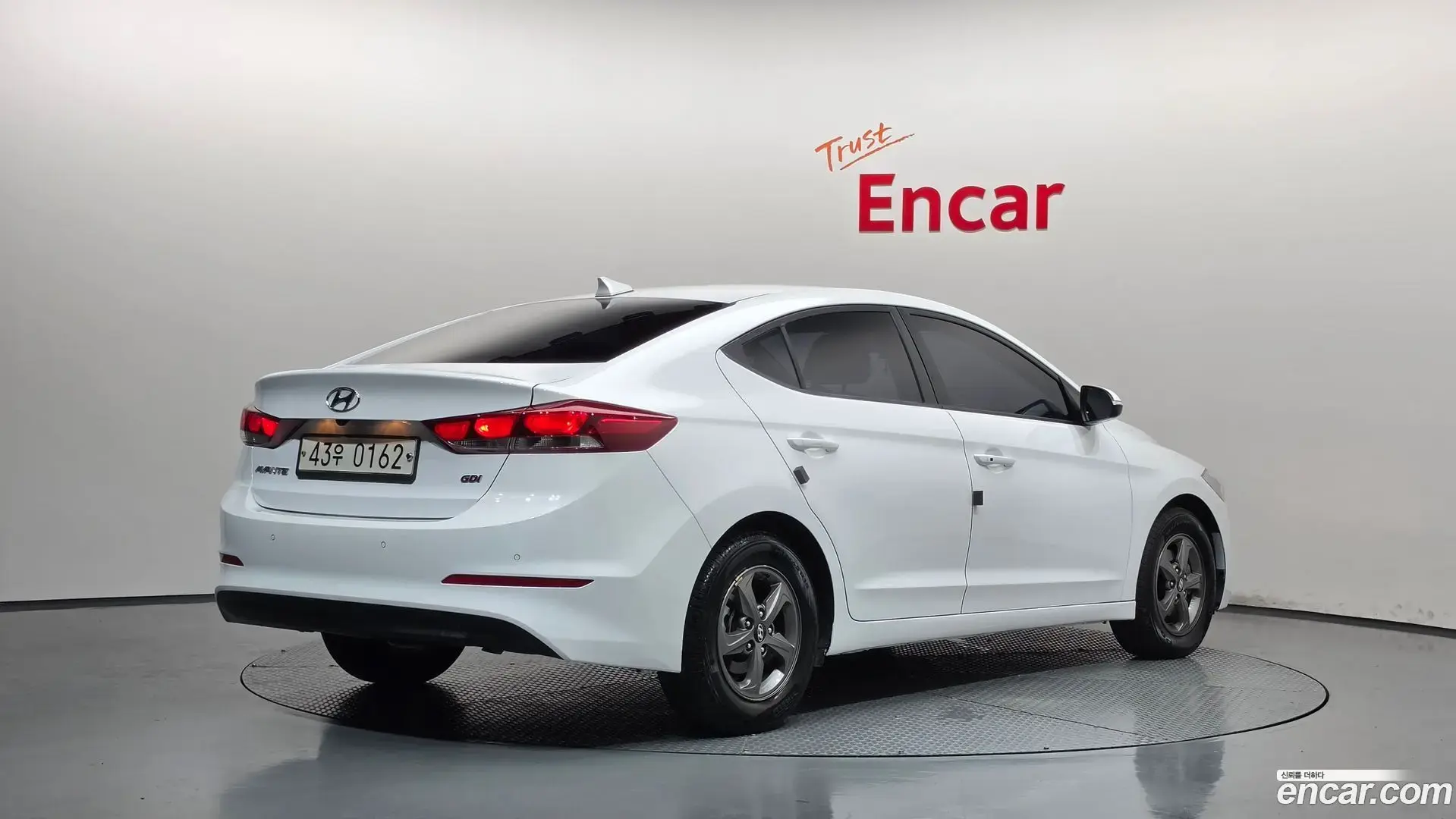 Main__Slider__Photo:AVANTE Hyundai 2016.10-1
