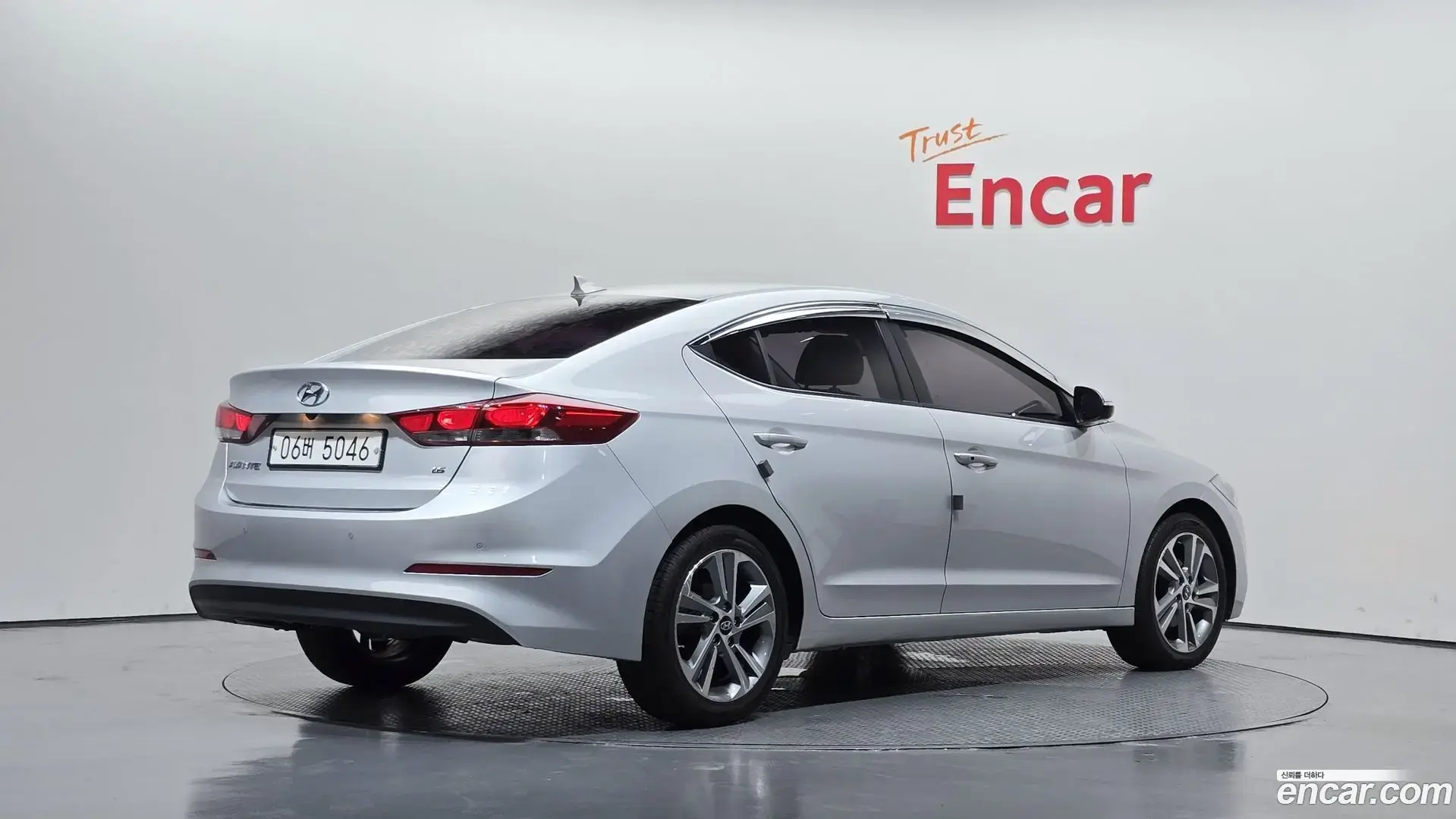 Main__Slider__Photo:AVANTE Hyundai 2018.2-1