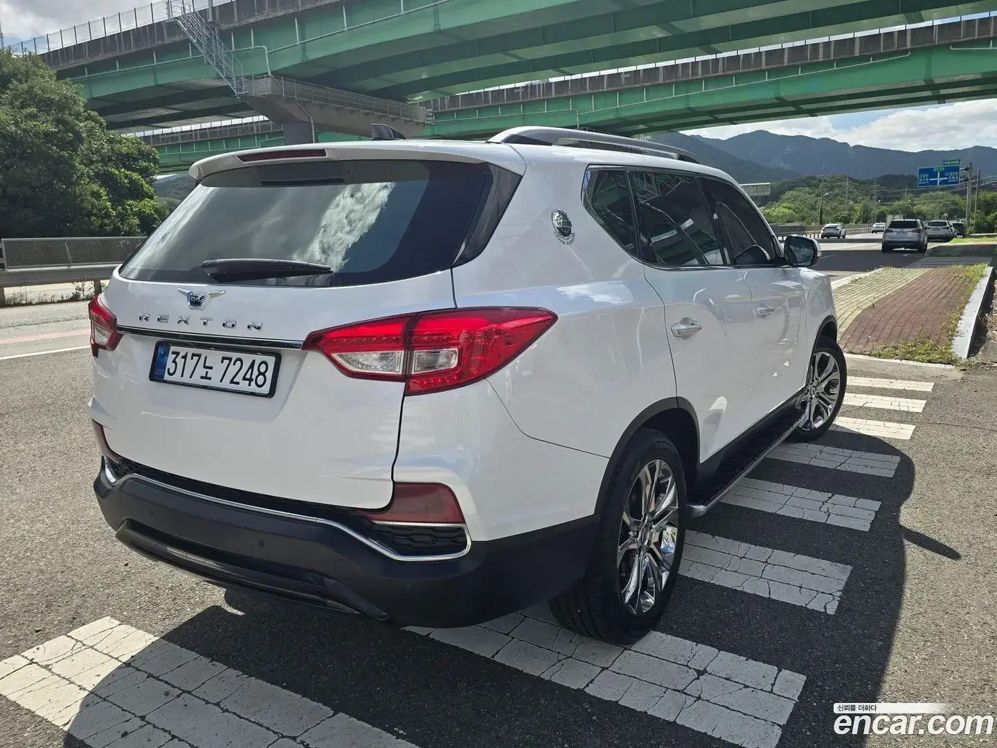 Main__Slider__Photo:Rexton KG Mobility 2018.0-1
