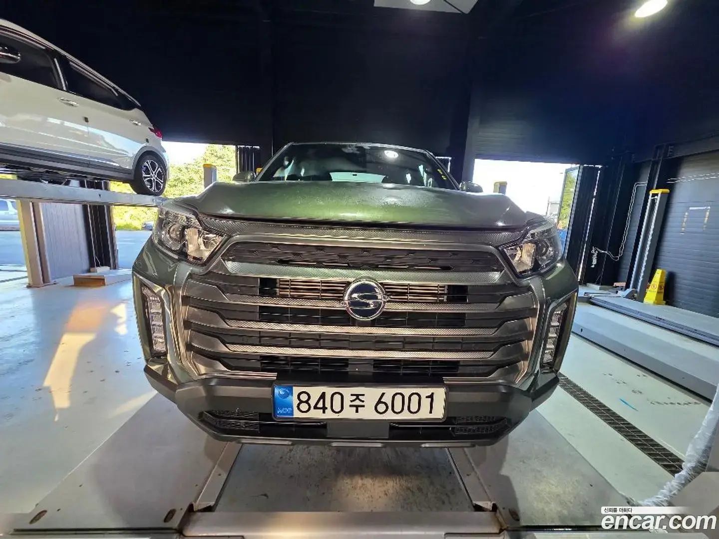 Main__Slider__Photo:Rexton KG Mobility 2022.4-1
