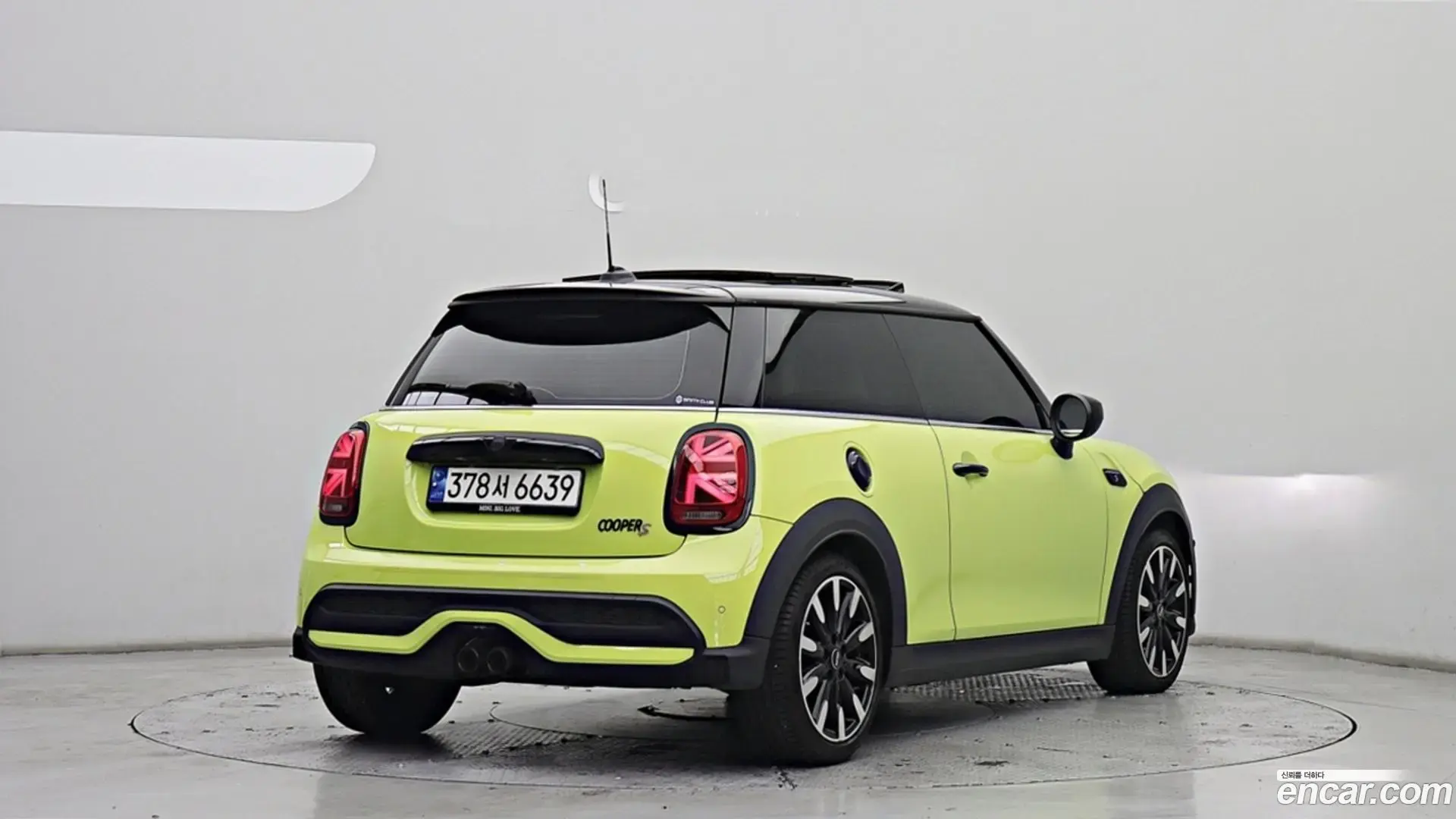Main__Slider__Photo:Cooper Mini 2022.8-1