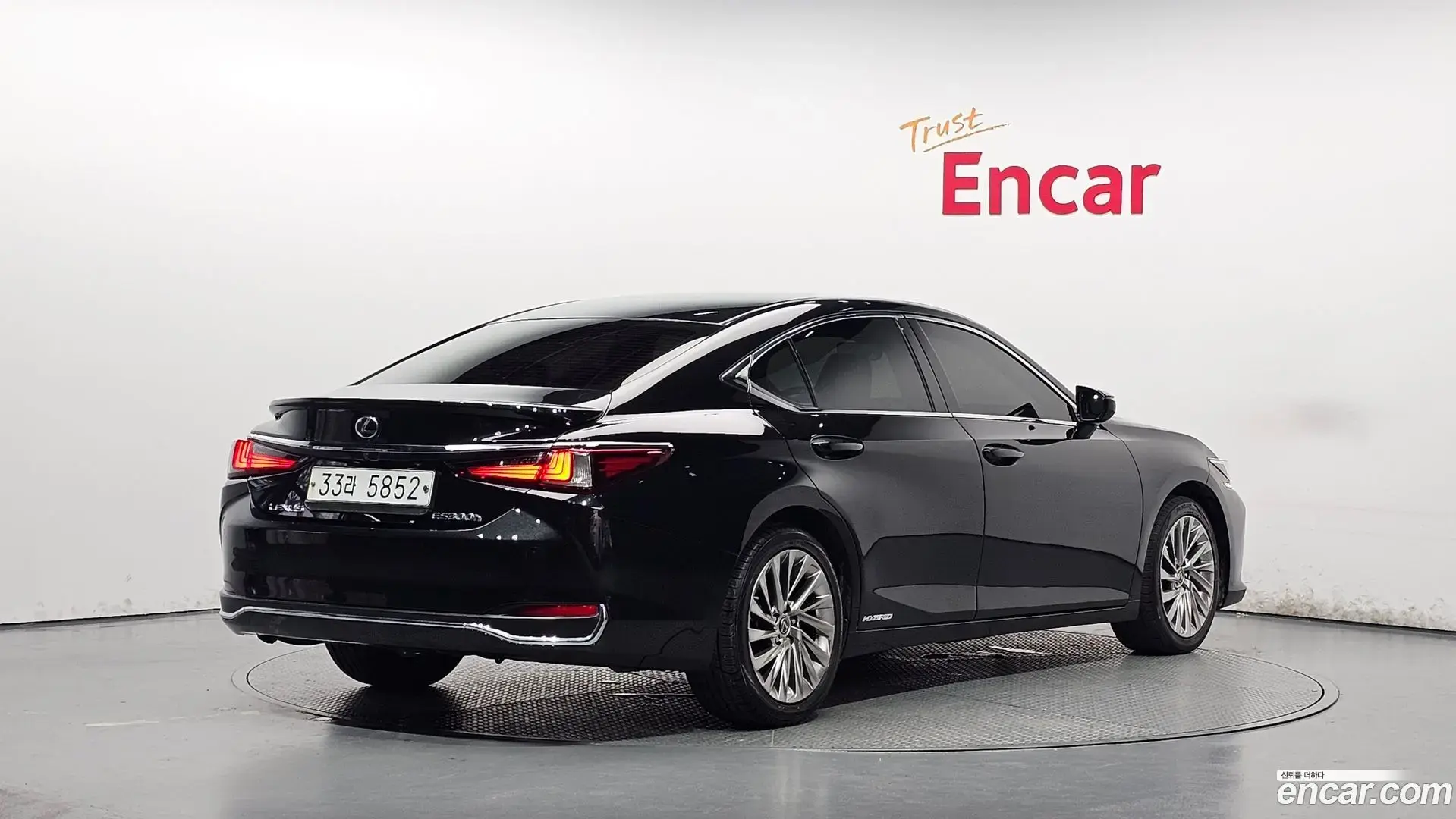 Main__Slider__Photo:ES Lexus 2018.9-1