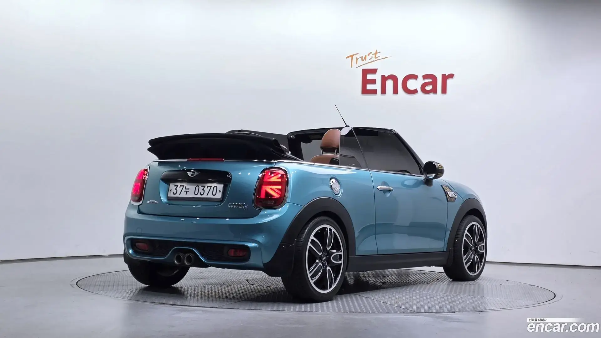 Main__Slider__Photo:Cooper Convertible Mini 2016.3-1