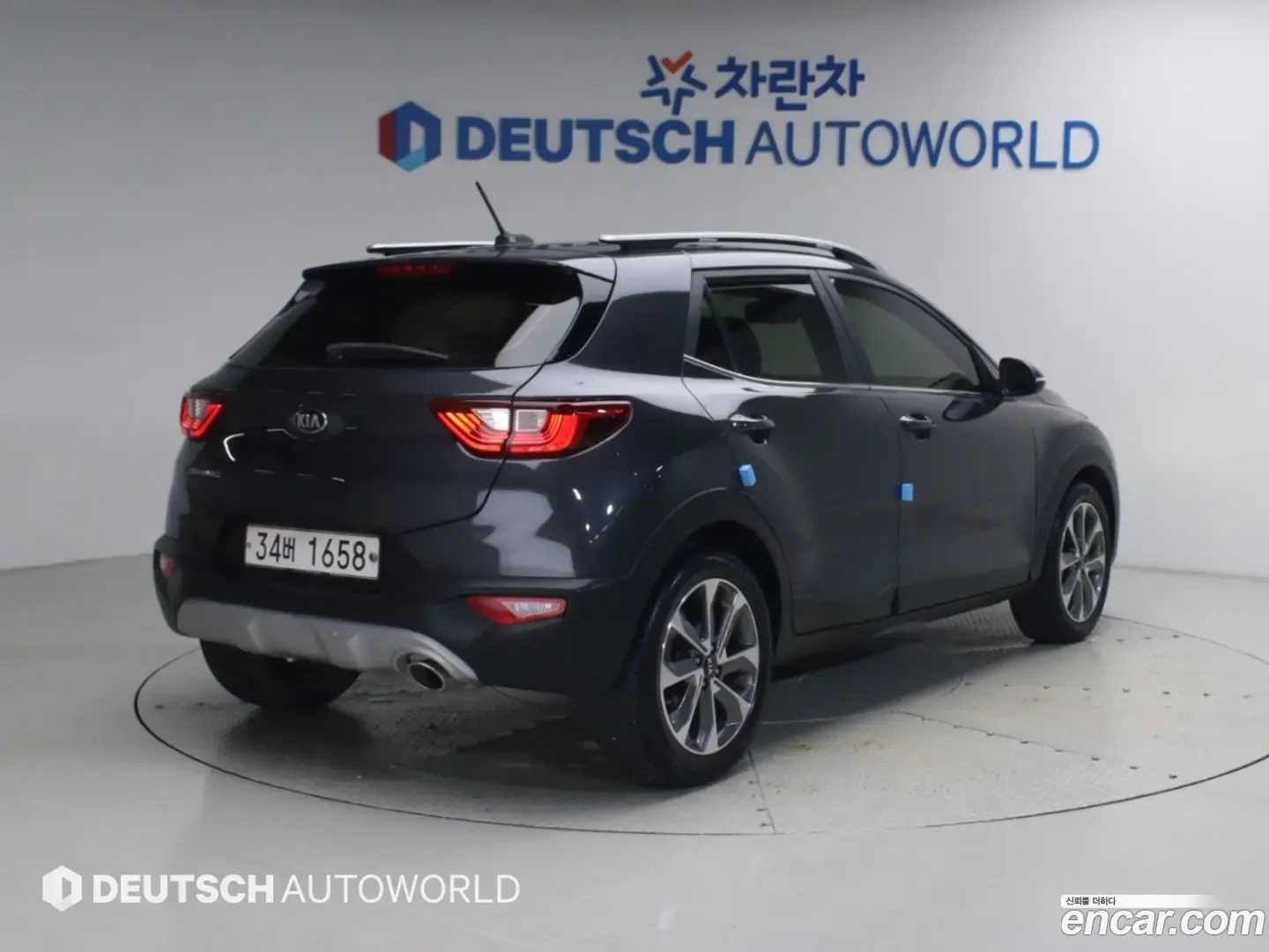 Main__Slider__Photo:Stonic Kia 2018.4-1