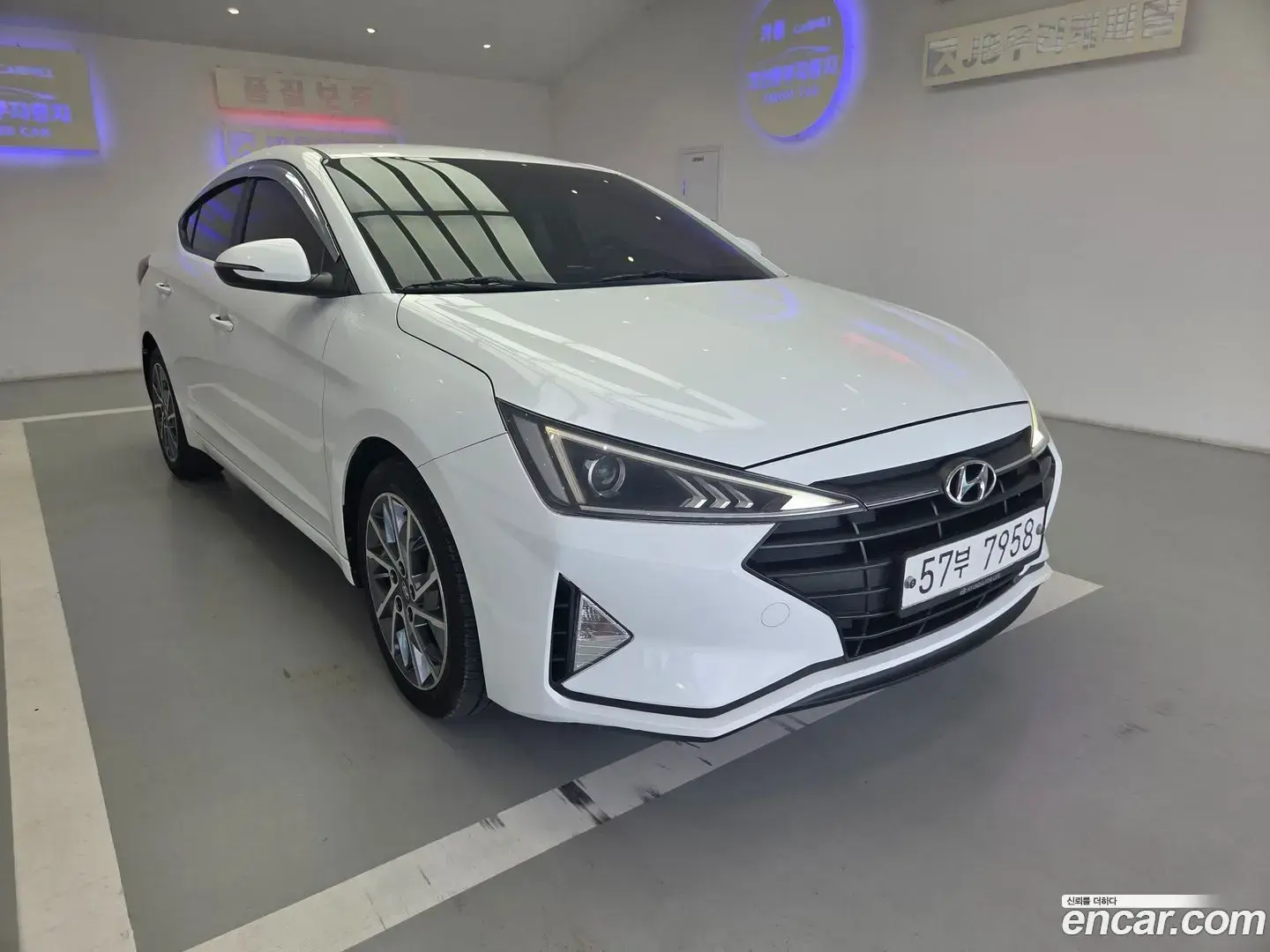 Main__Slider__Photo:AVANTE Hyundai 2019.2-1