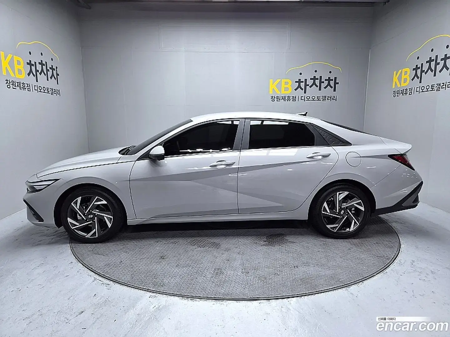Main__Slider__Photo:AVANTE Hyundai 2023.7-1