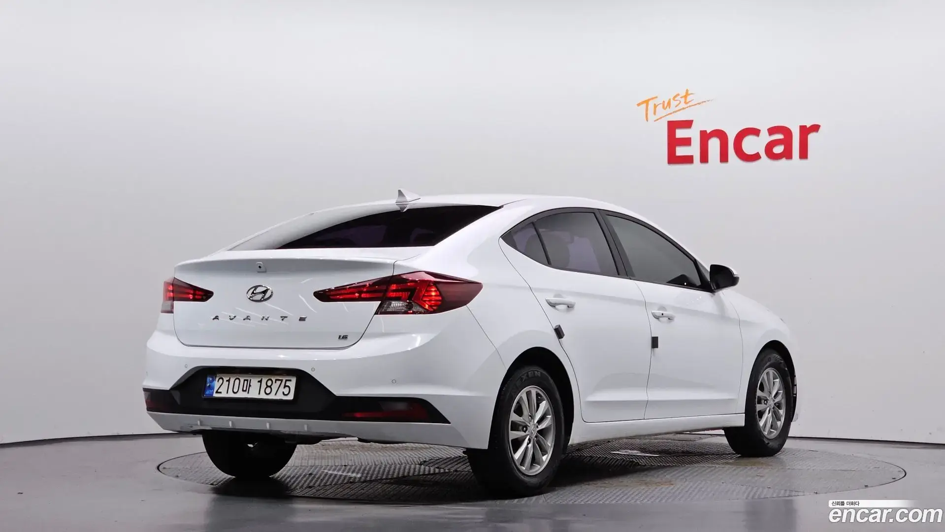 Main__Slider__Photo:AVANTE Hyundai 2019.1-1