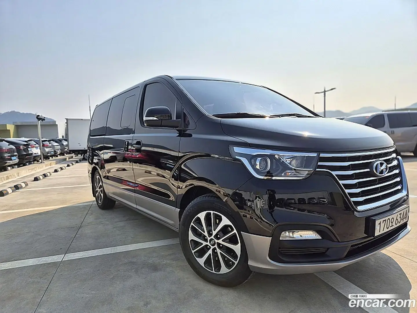 Main__Slider__Photo:Starex Hyundai 2018.5-1
