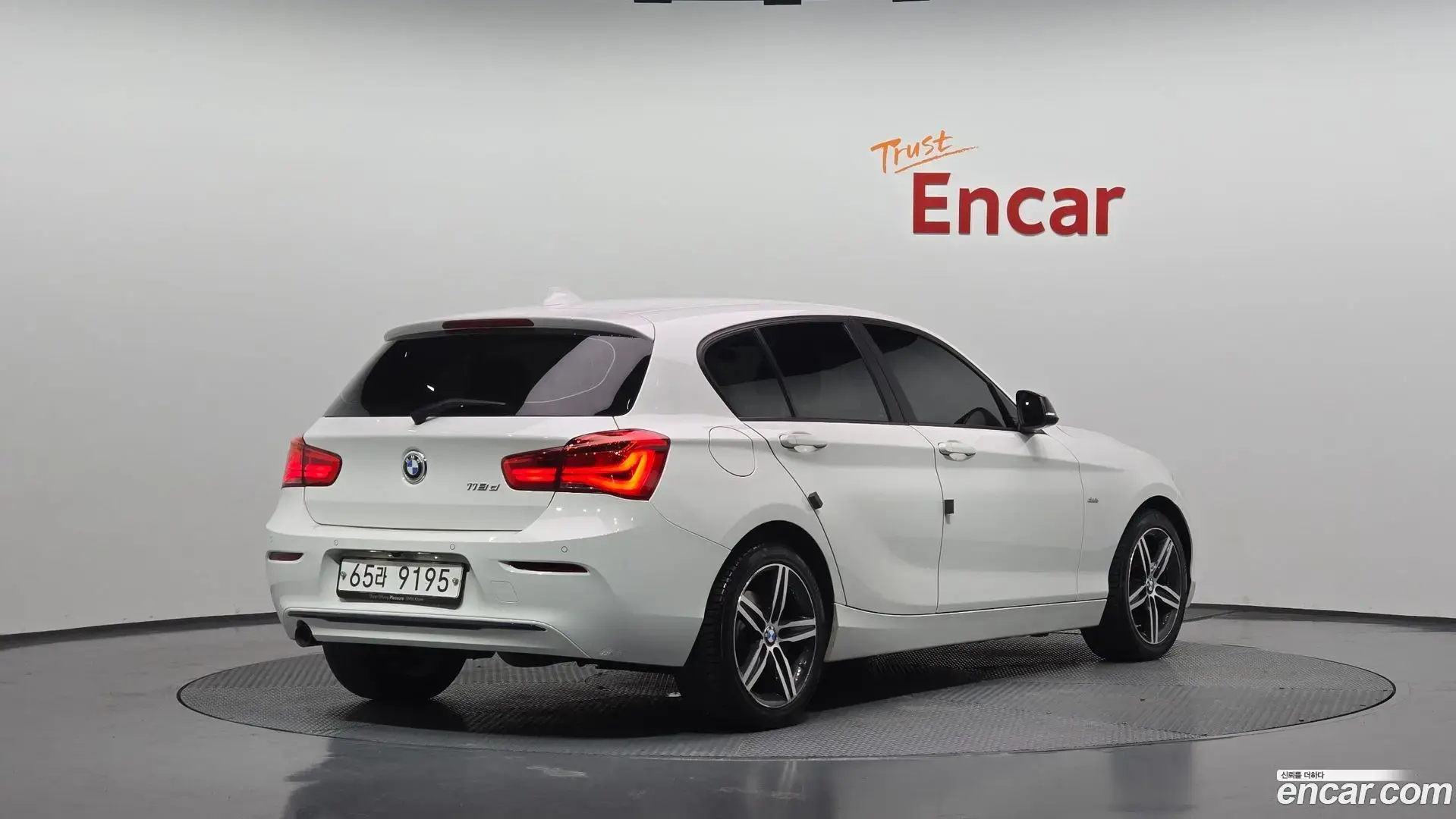 Main__Slider__Photo:1-Series BMW 2017.5-1