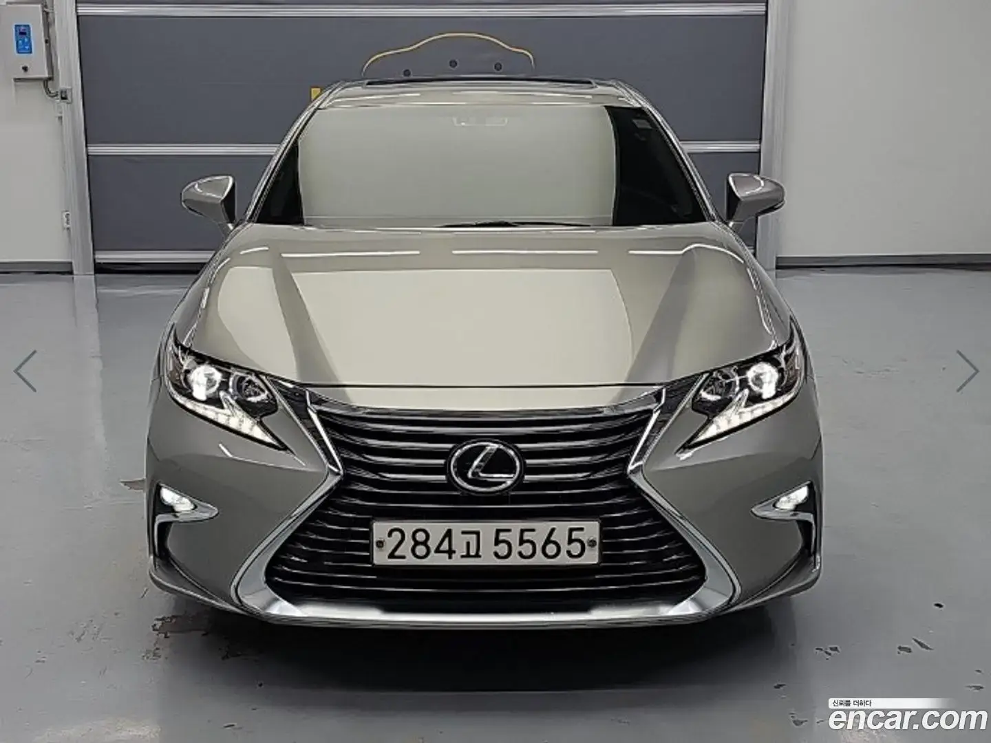 Main__Slider__Photo:ES Lexus 2018.0-1