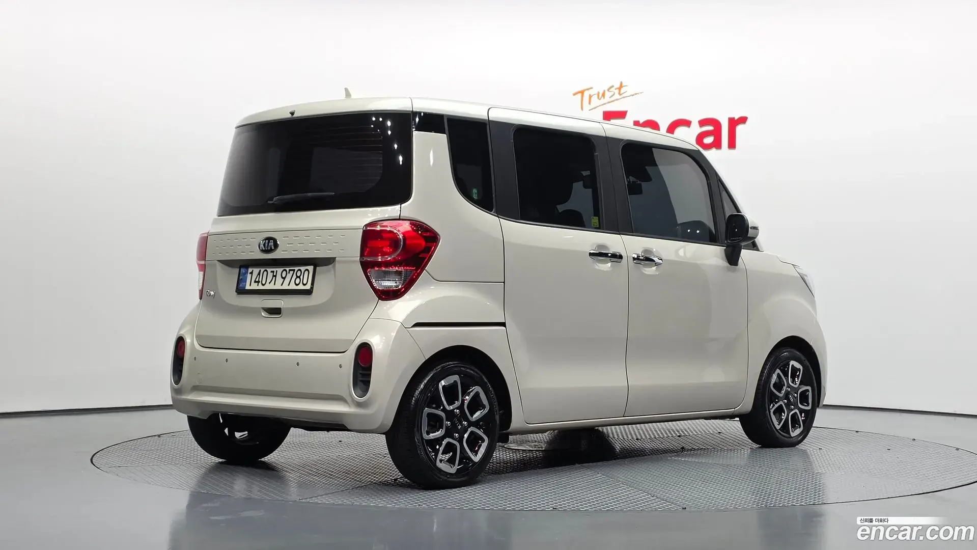 Main__Slider__Photo:RAY Kia 2021.2-1
