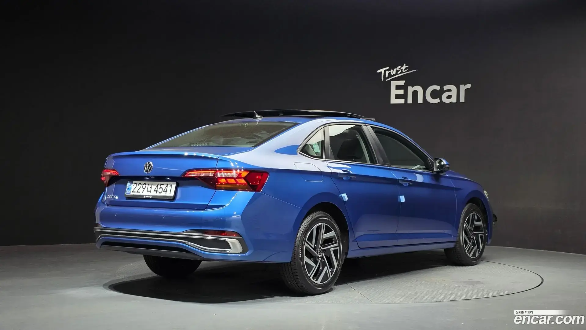Main__Slider__Photo:Jetta Volkswagen 2023.11-1