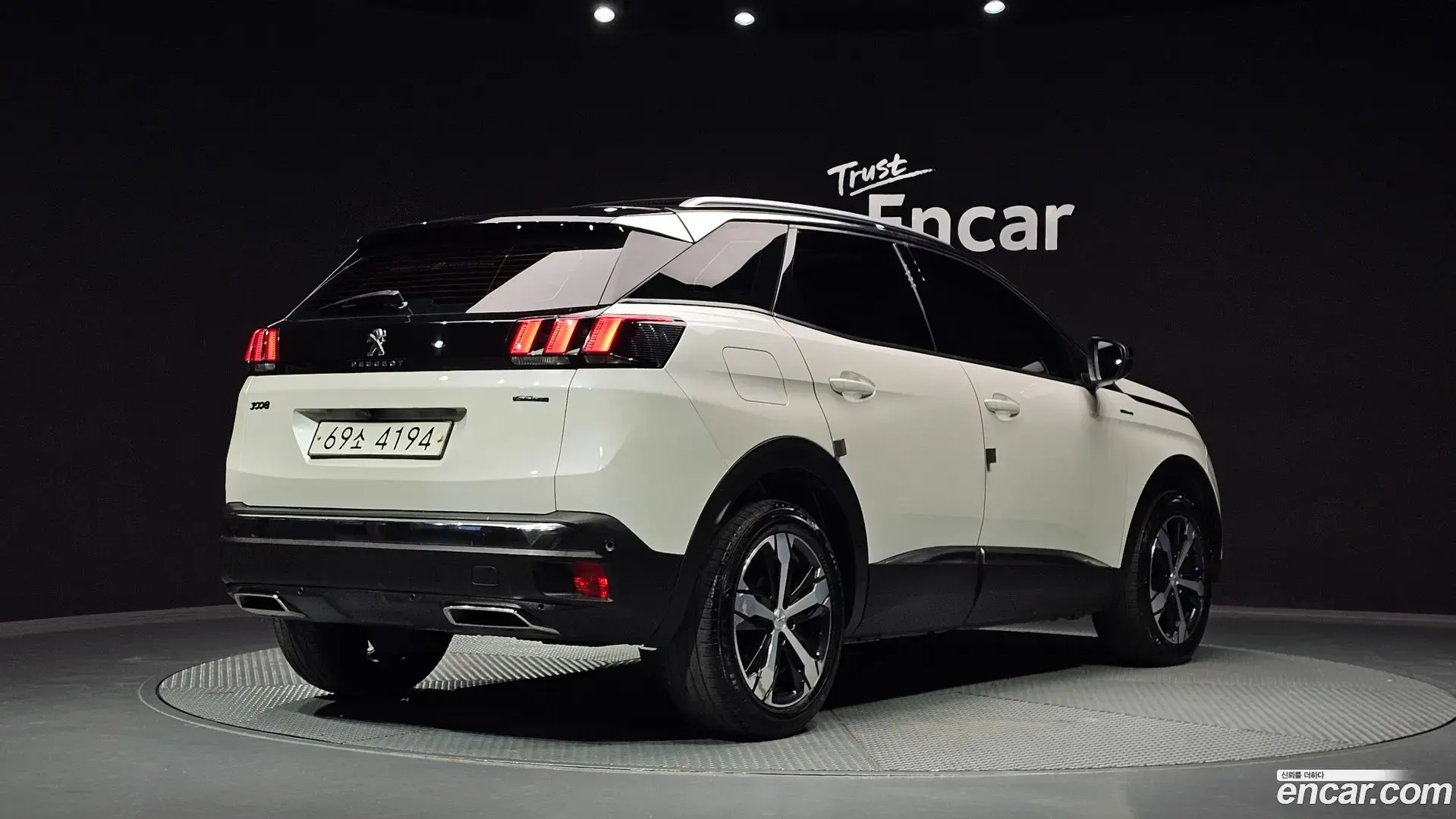 Main__Slider__Photo:3008 Peugeot 2018.6-1