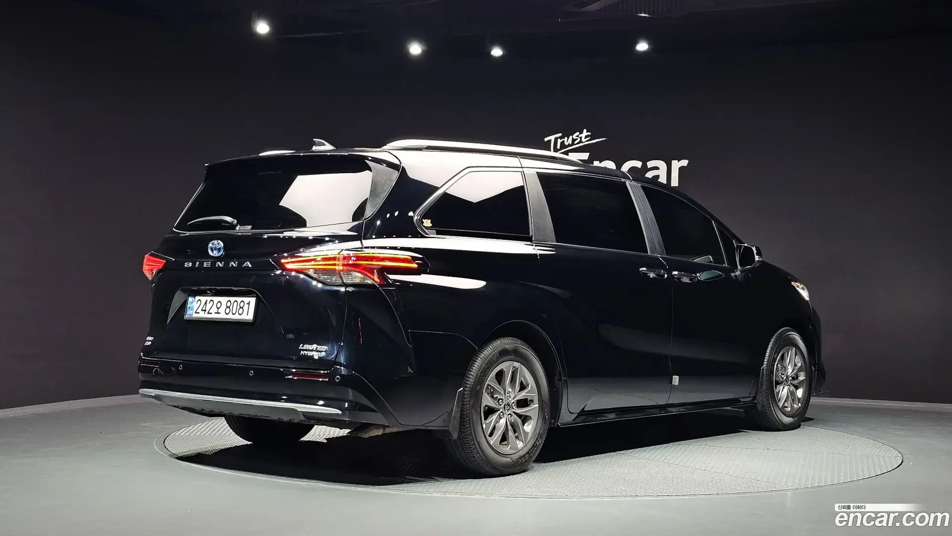 Main__Slider__Photo:Sienna Toyota 2024.3-1
