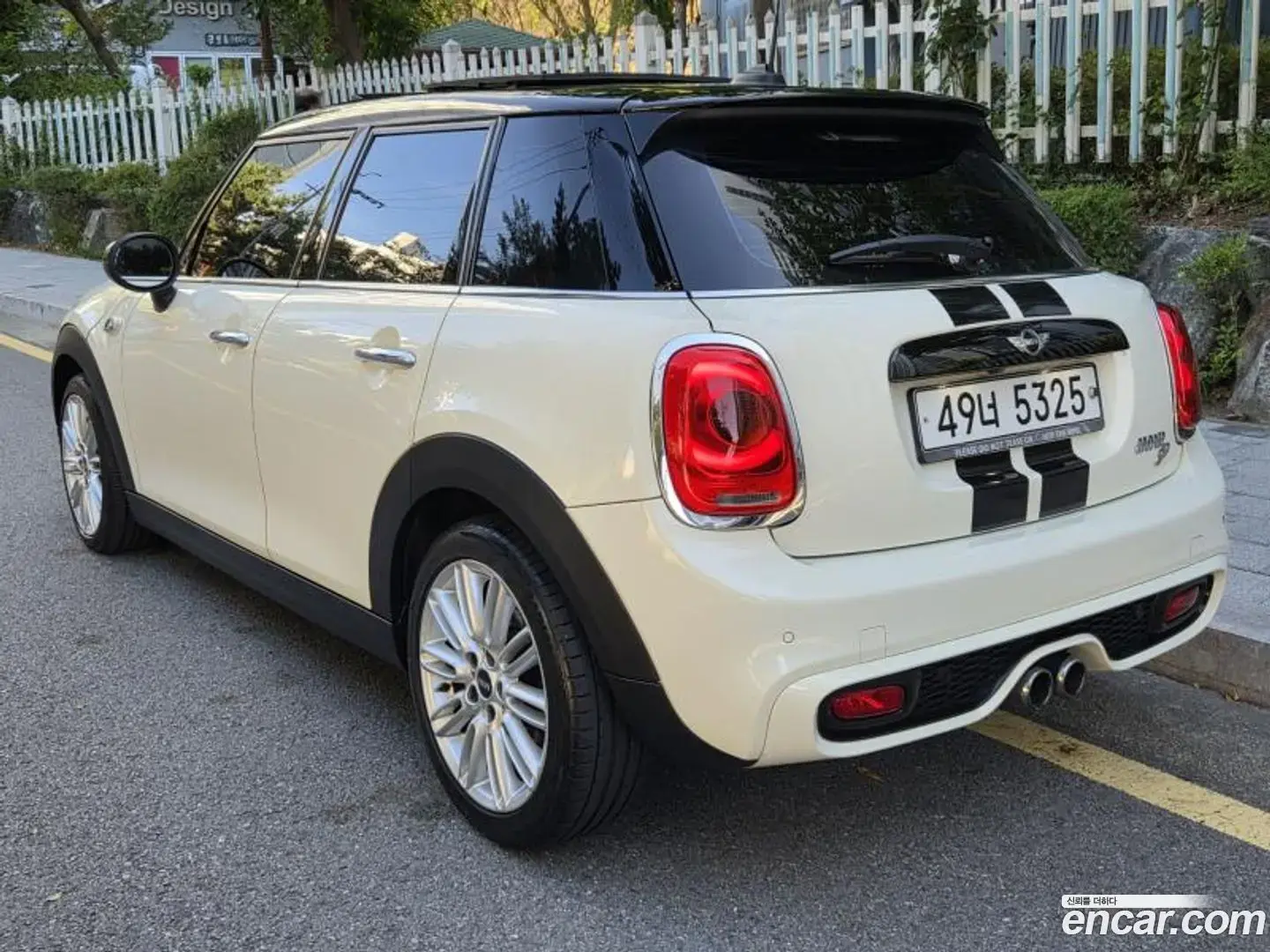 Main__Slider__Photo:Cooper Mini 2017.3-1